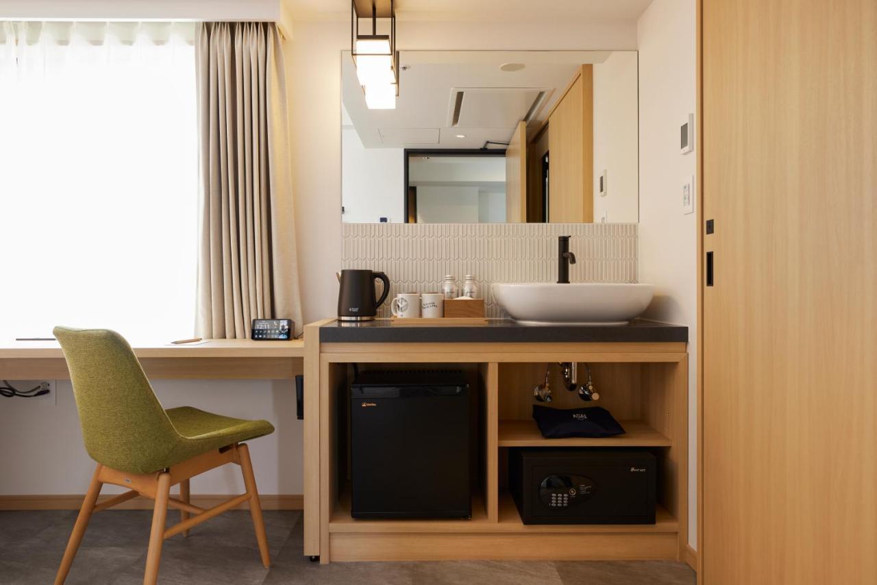 Comfy King Room