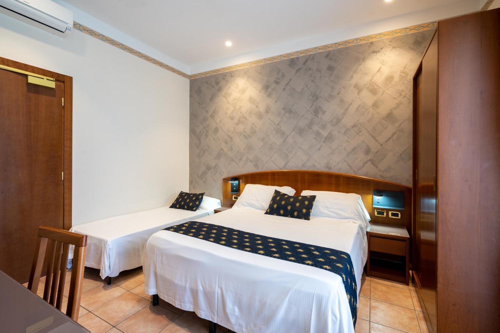 Comfort Triple Room