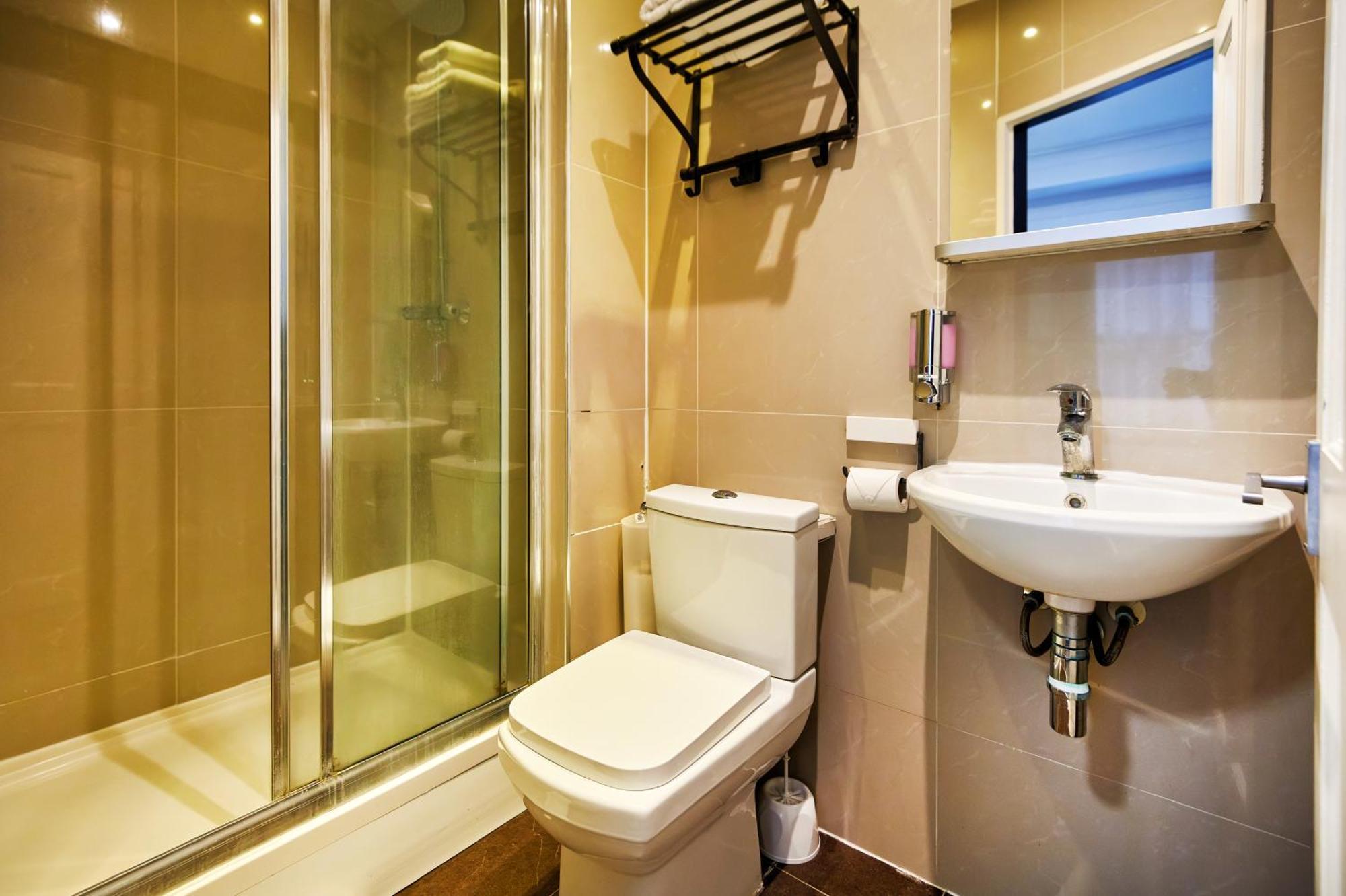 Triple Room,1593641036:JPEG