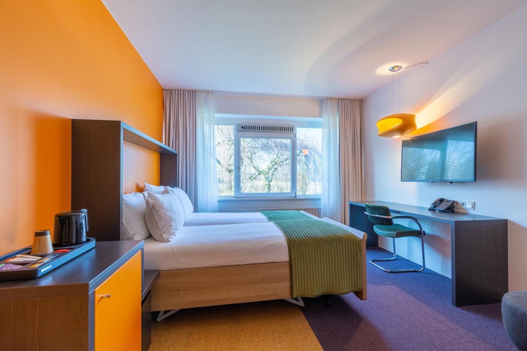 Twin Room with Walk-In Shower  - Disability Access/Non-Smoking
