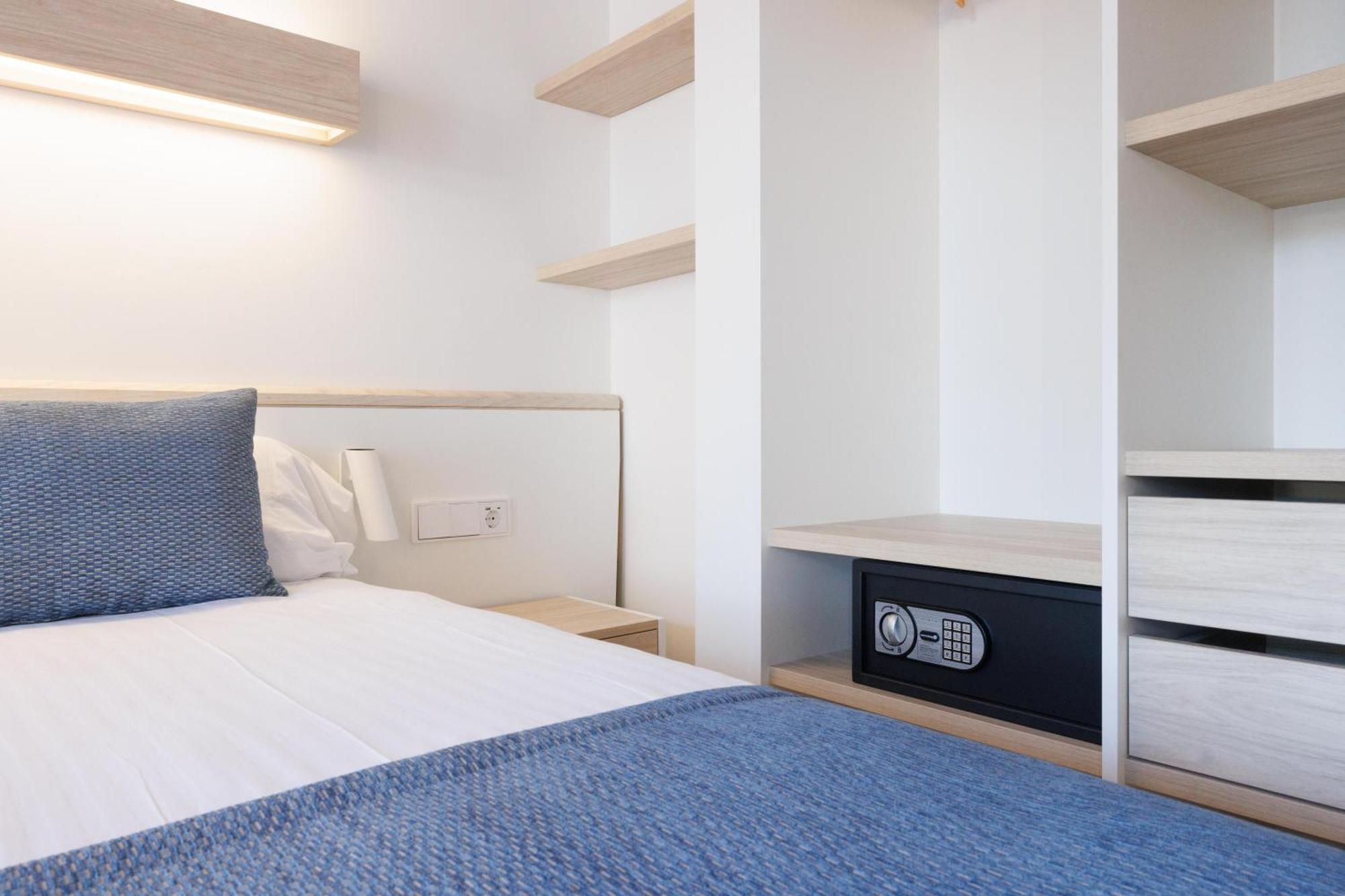 Tweepersoonskamer met Balkon en Uitzicht op Zee
