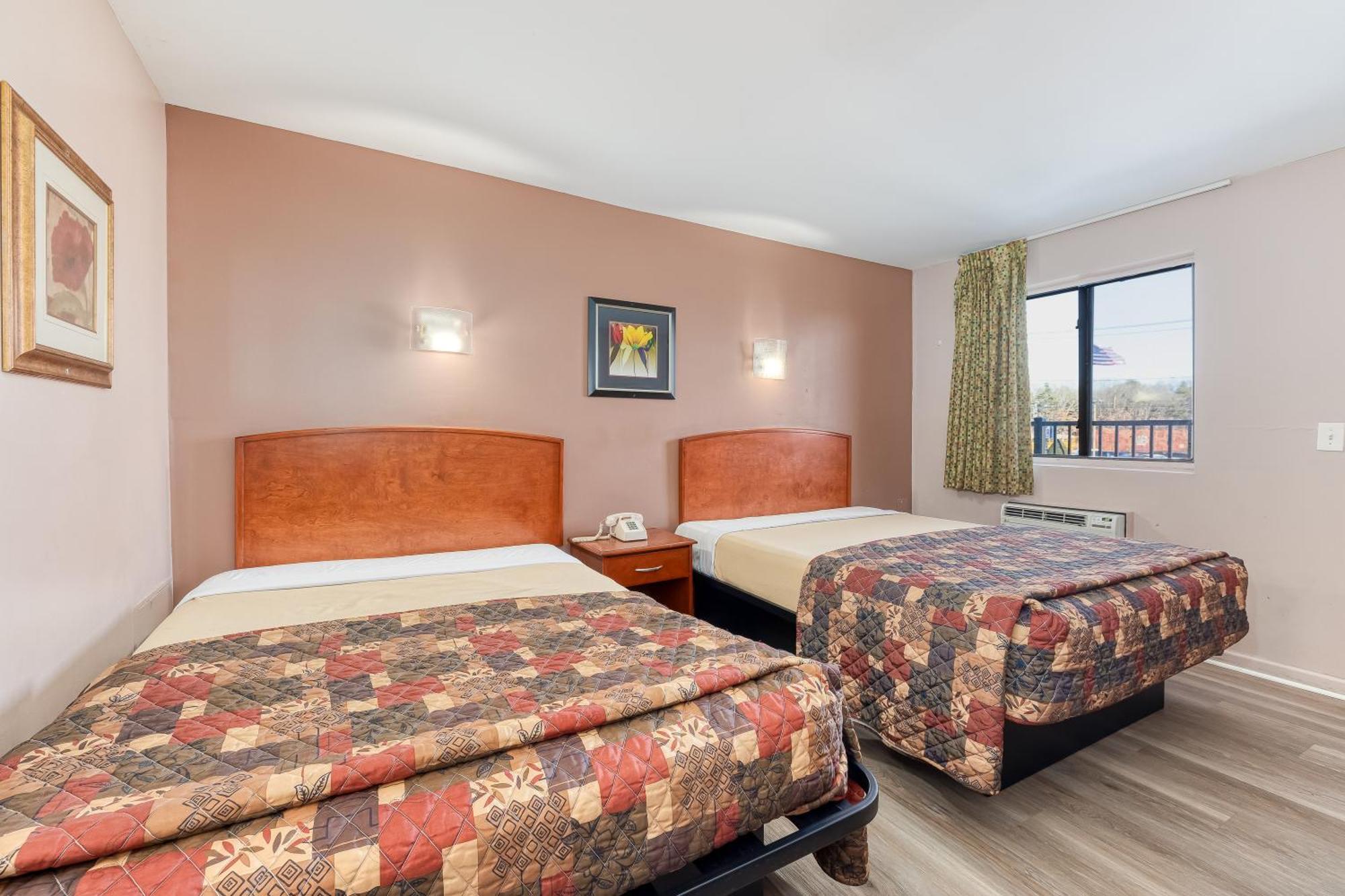 Queen Room Two Queen Beds