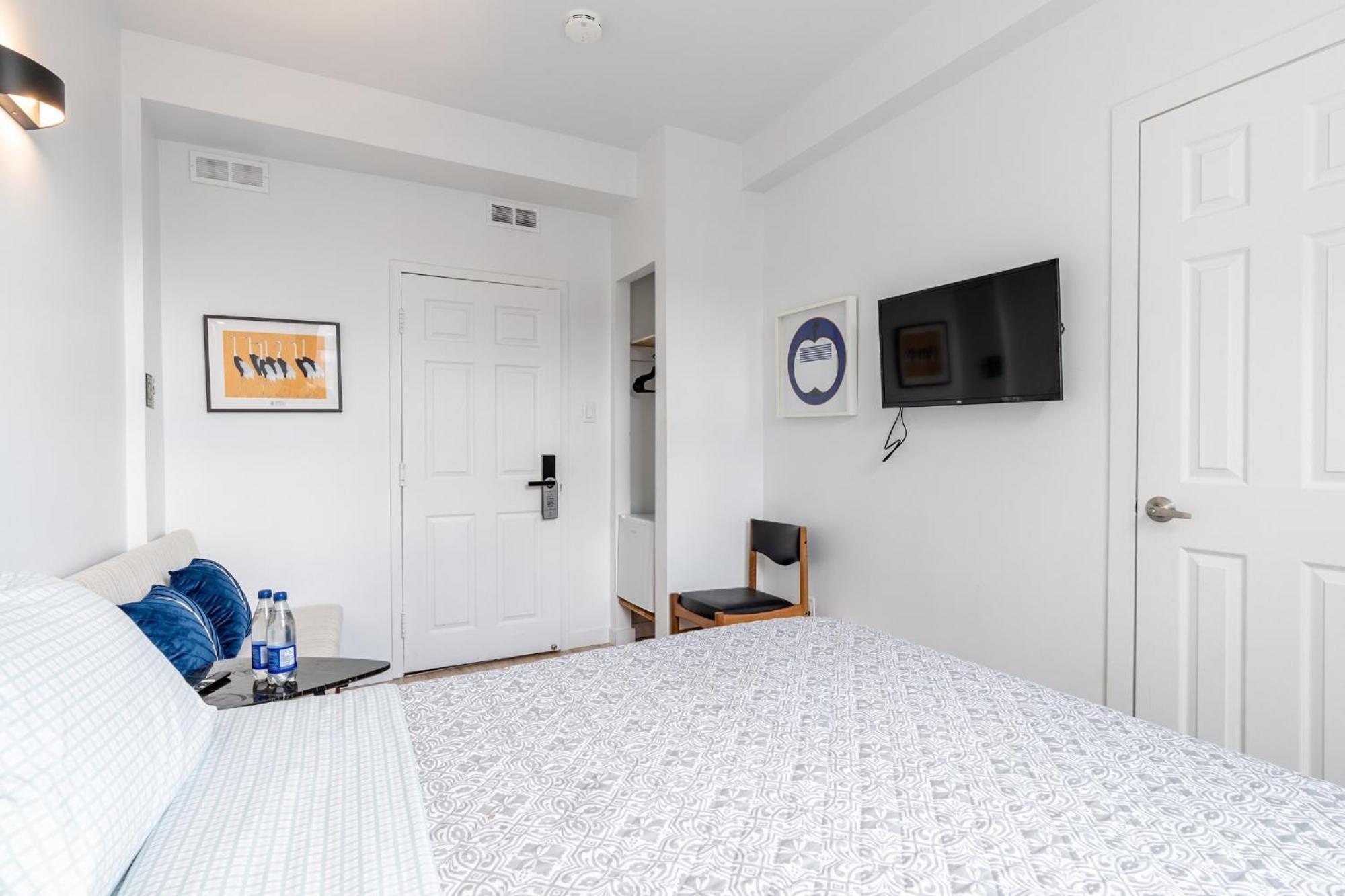 Double Room Private Bathroom
