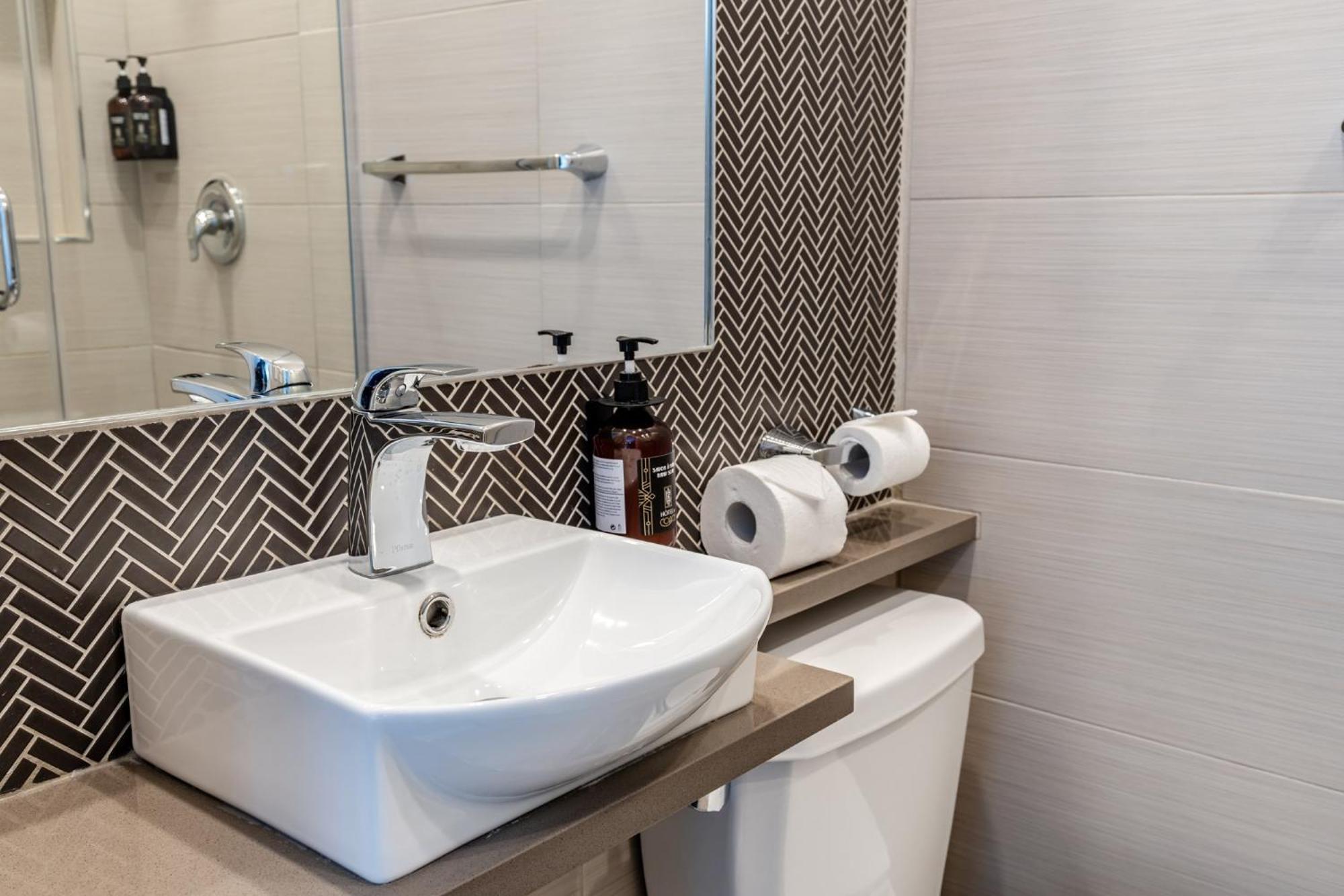 Double Room Private Bathroom