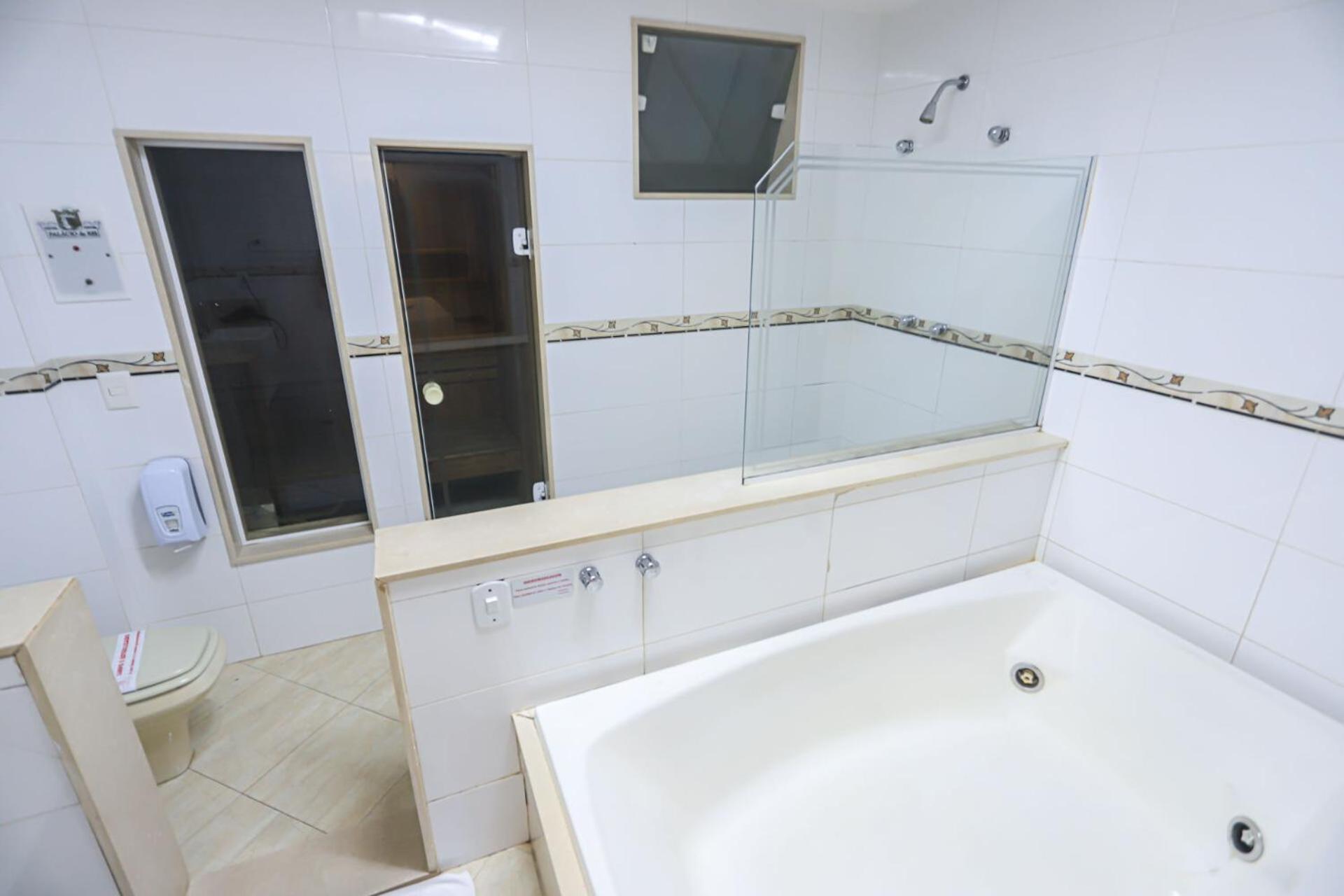 Suíte com Banheira de Hidromassagem