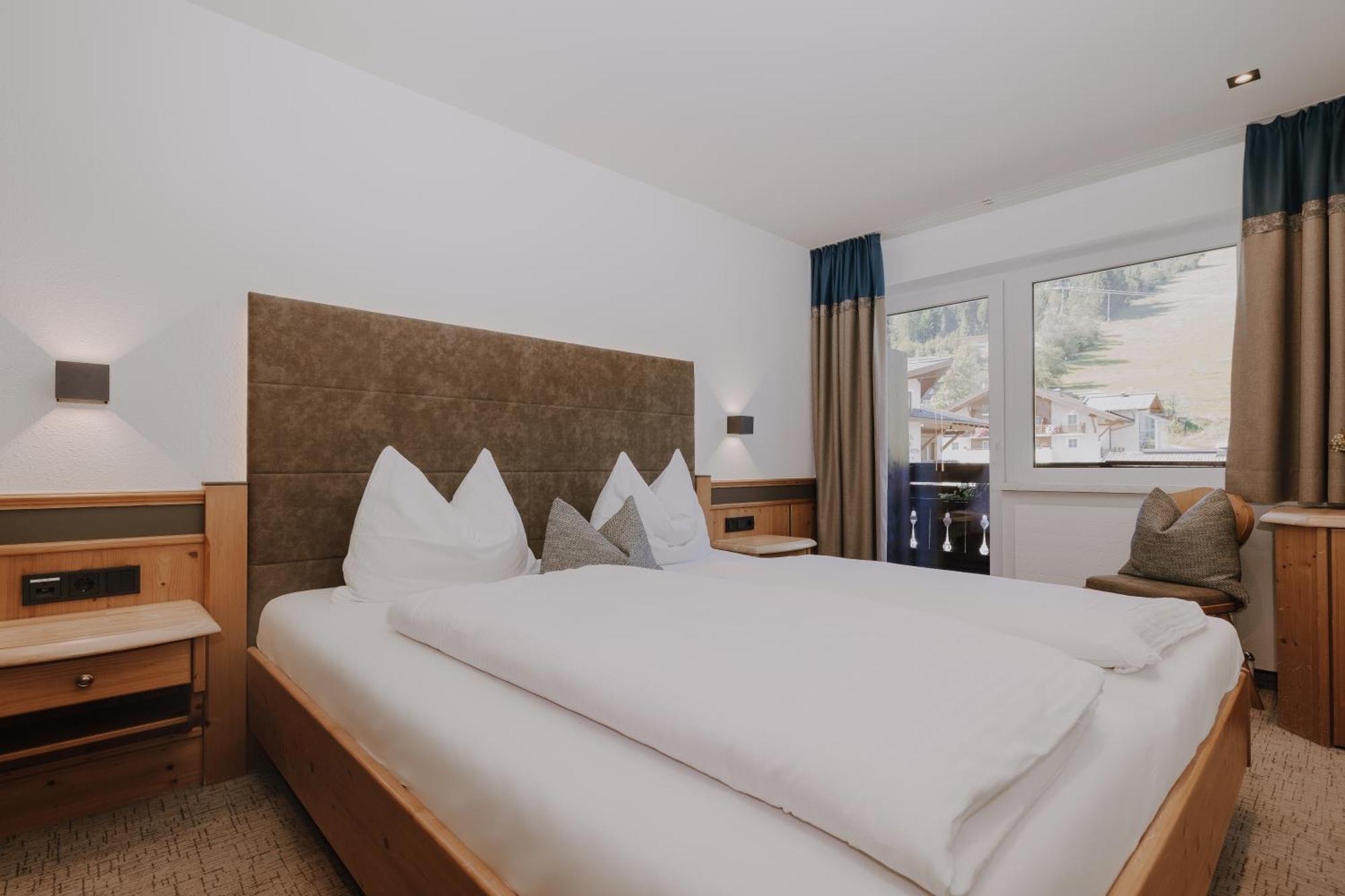 Basic Double Room,1543296898:JPEG