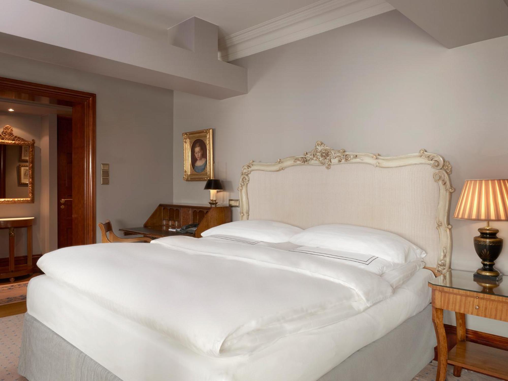 Deluxe Double Room,1544636656:JPEG