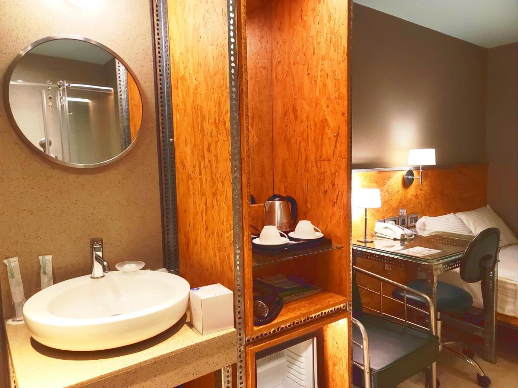 IND Econ Double Room
