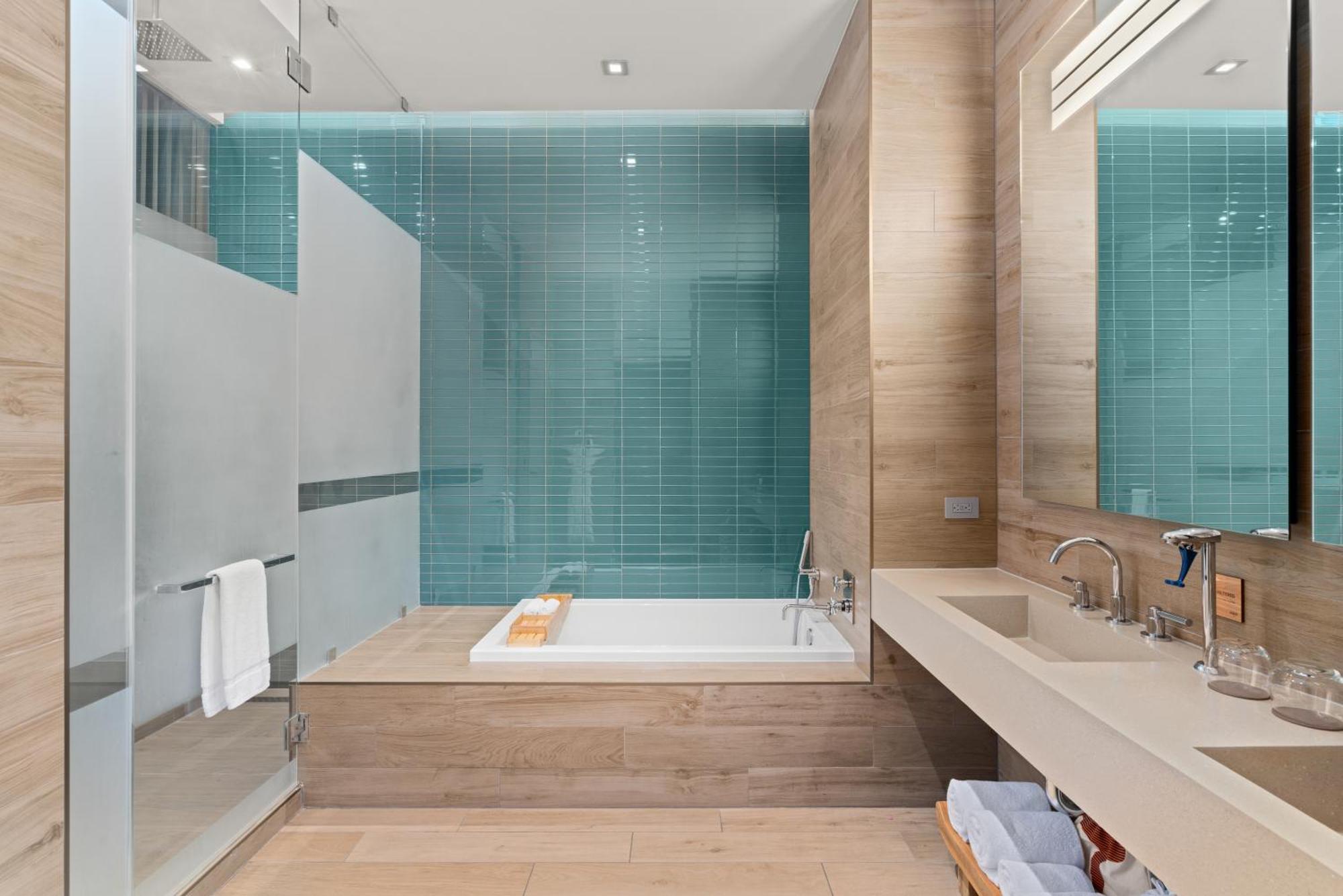 One Bedroom Suite,1547363017:JPEG