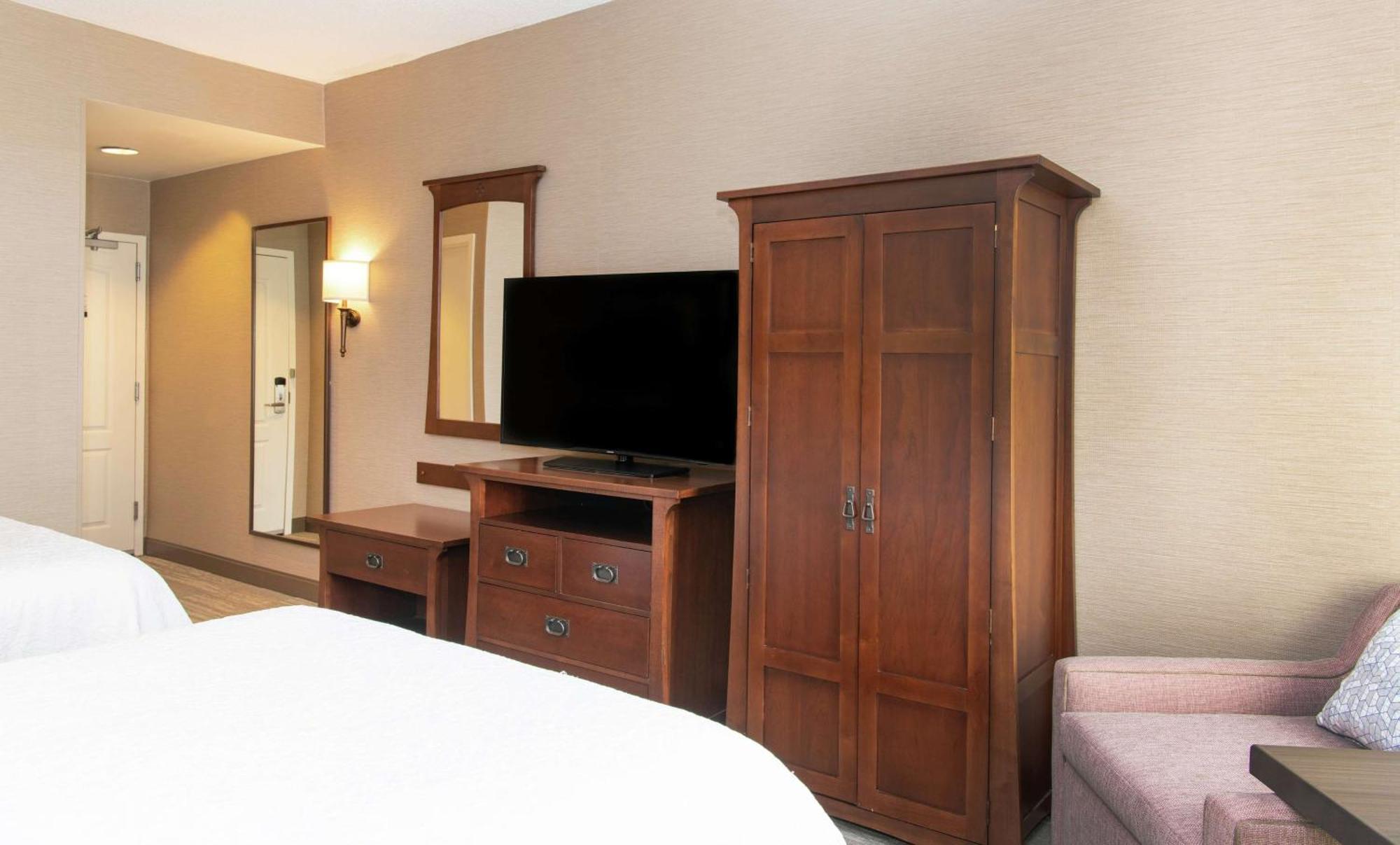 One-Bedroom Suite with Two Double Beds - Non-Smoking