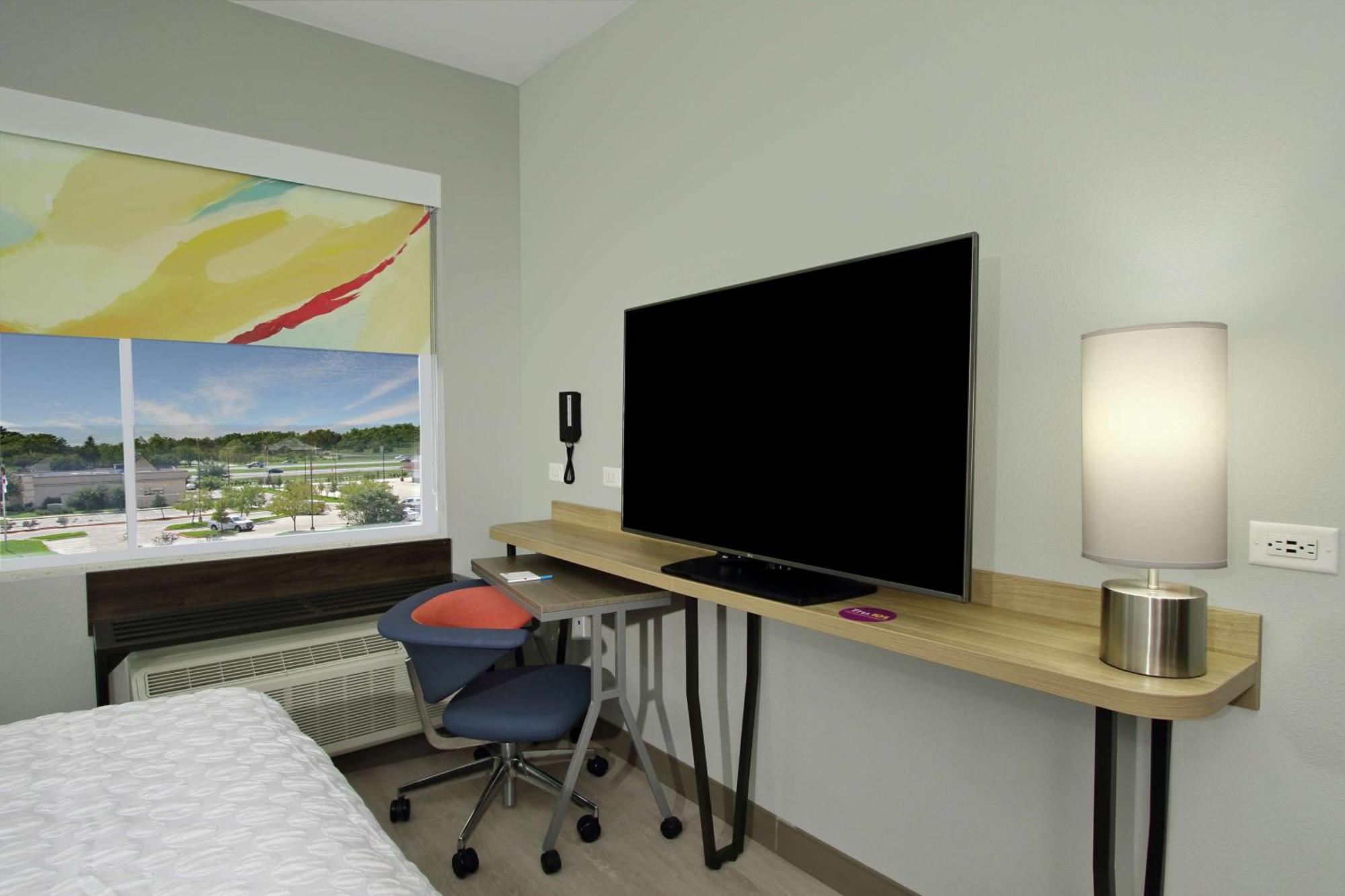 King Room,1551703615:JPEG