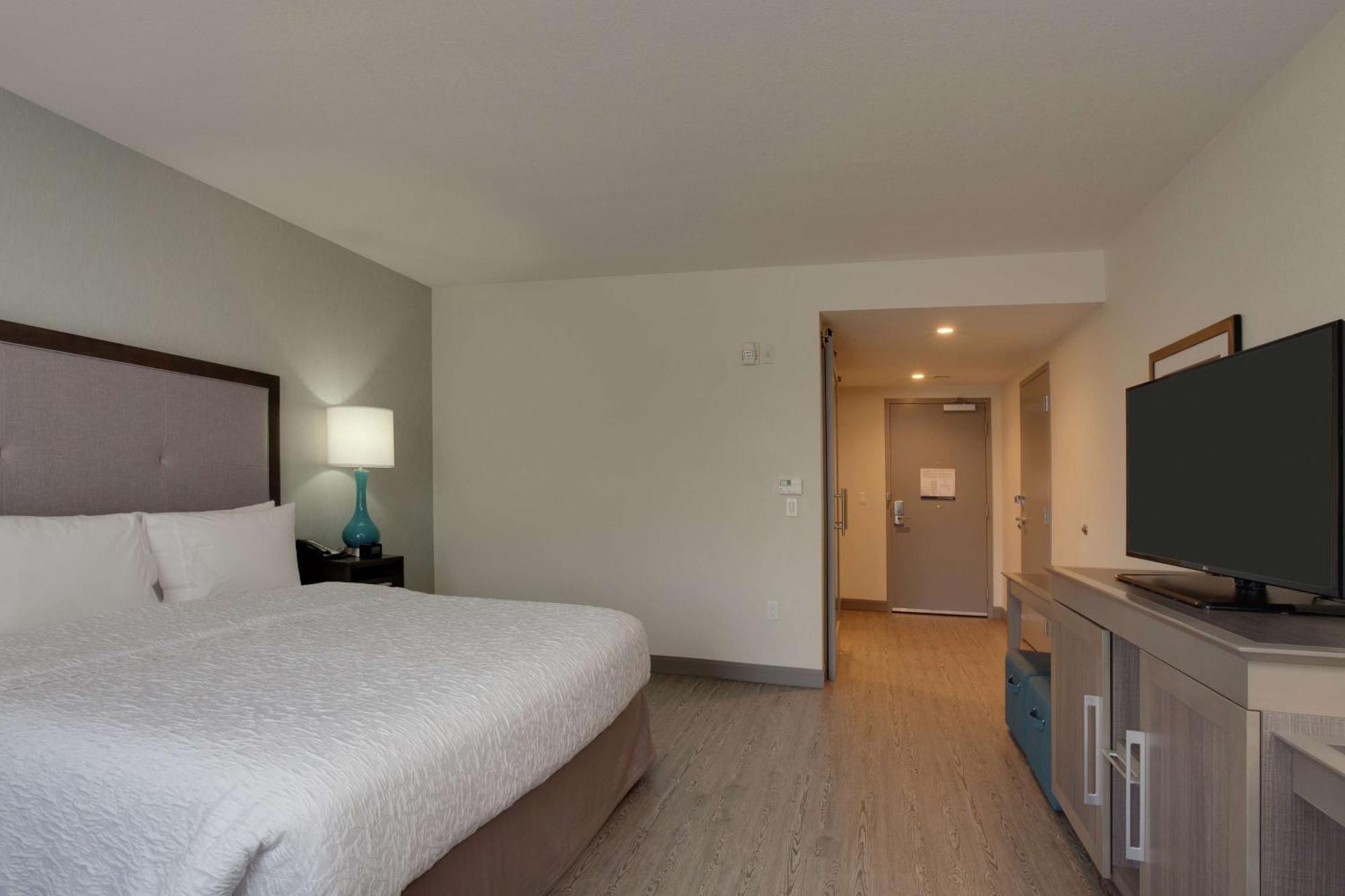 King Room Hearing Access or Non-Smoking