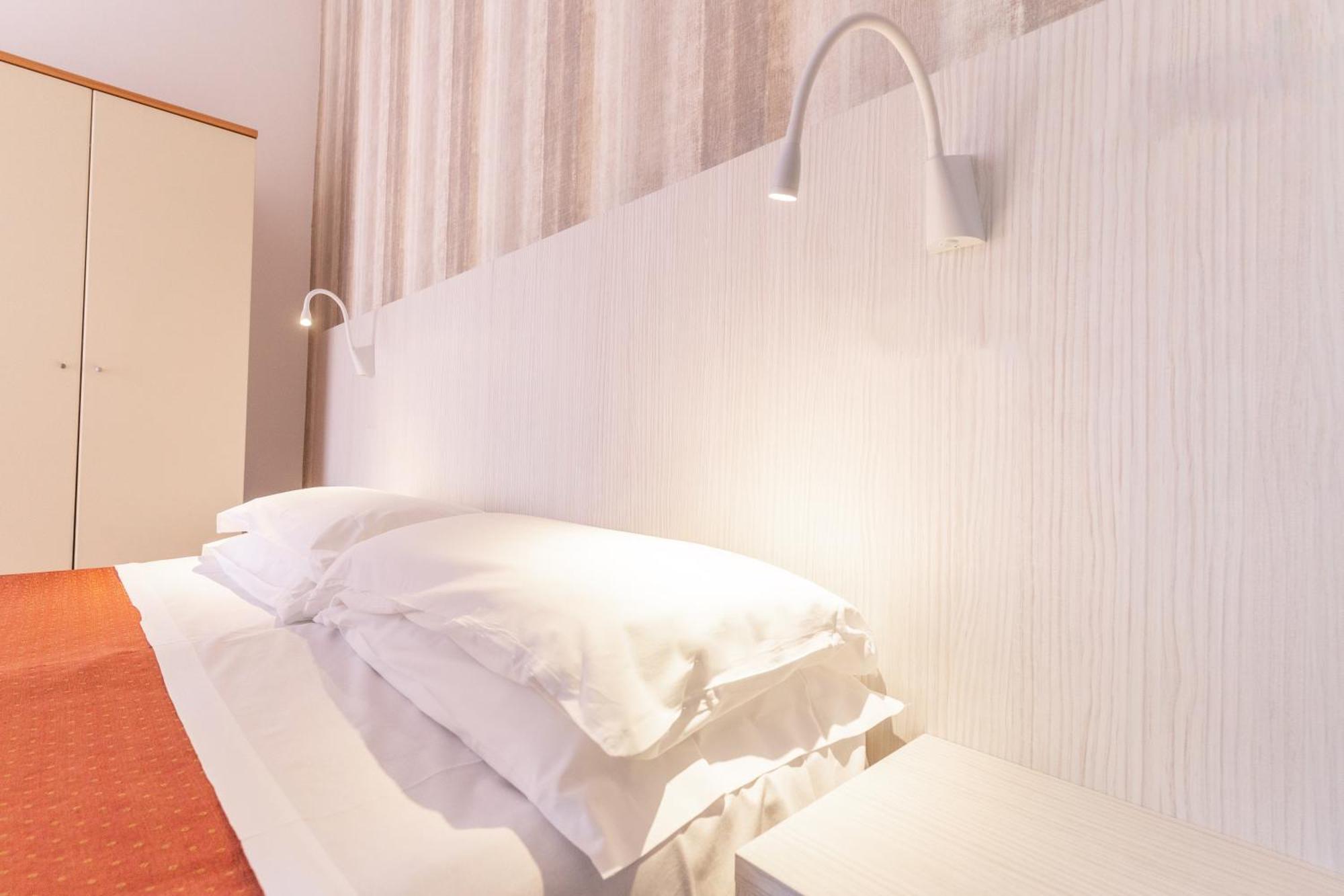 Double or Twin Room with Spa Access,1553870632:JPEG