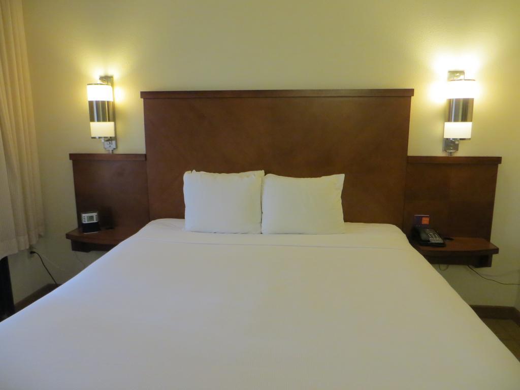 Habitación con cama extragrande y sofá cama - Planta superior