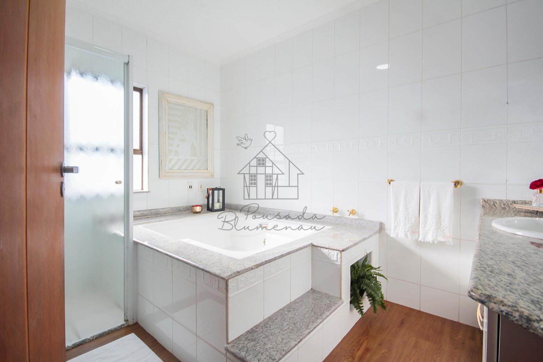 Deluxe Double Room Bath
