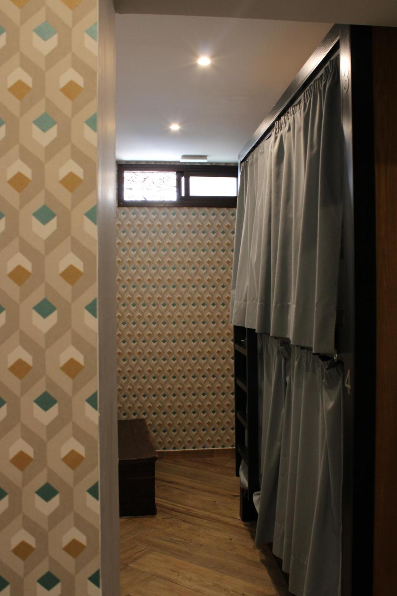 Bed 4-Bed Female Superior Dormitory Room private bathroom