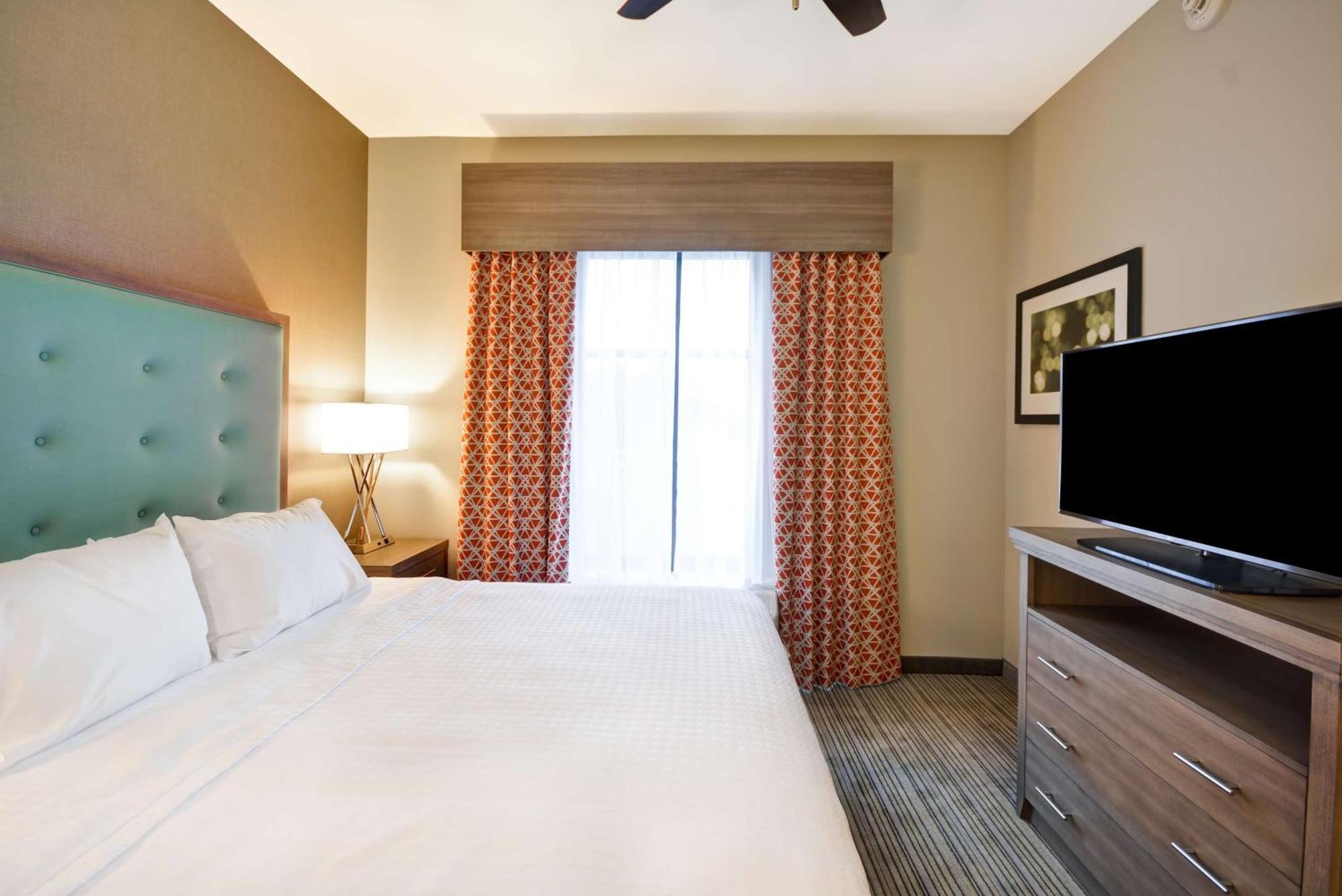 One-Bedroom King Suite Non-Smoking