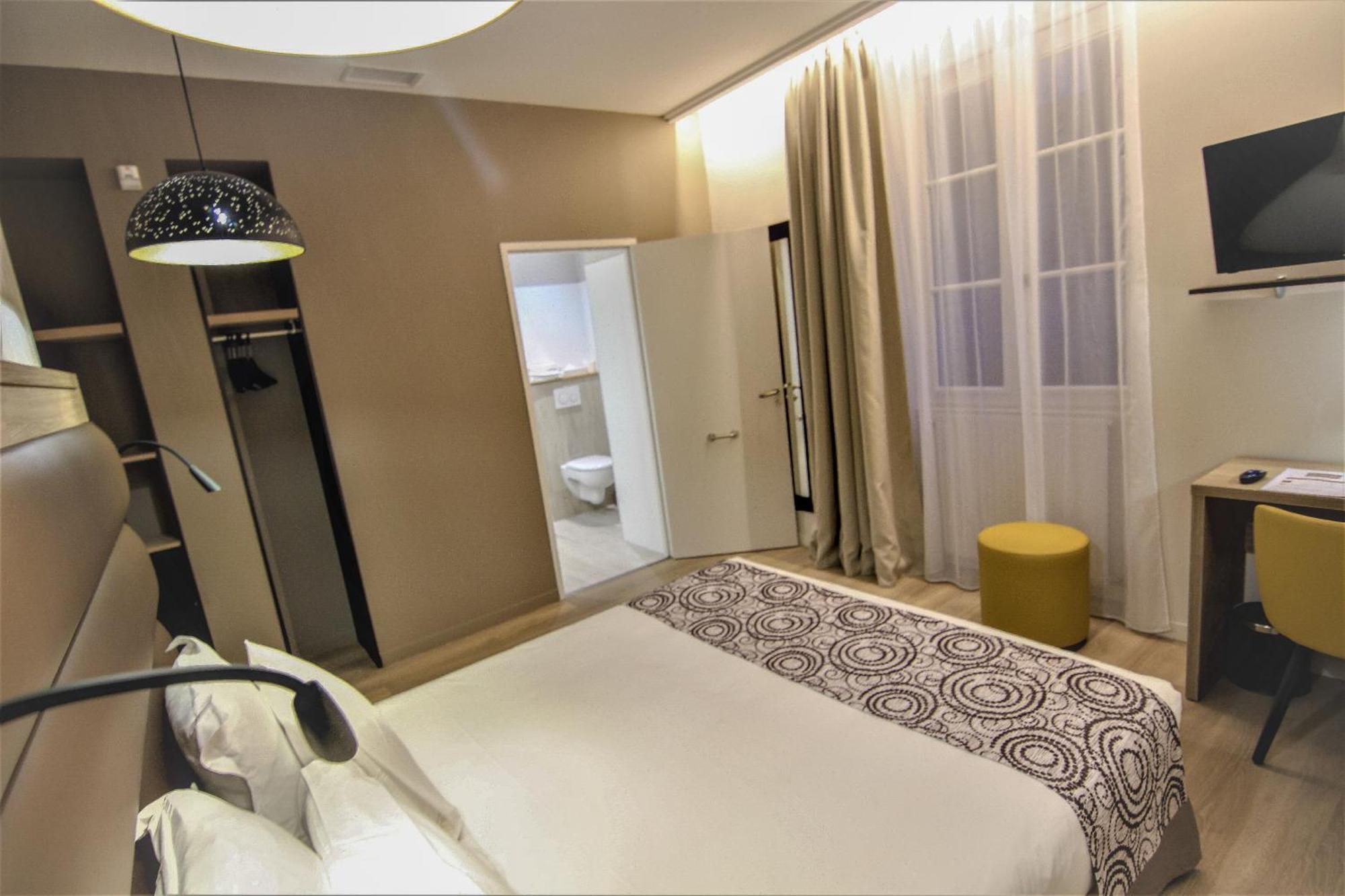 Chambre Lit Queen-size - Accessible aux Personnes à Mobilité Réduite