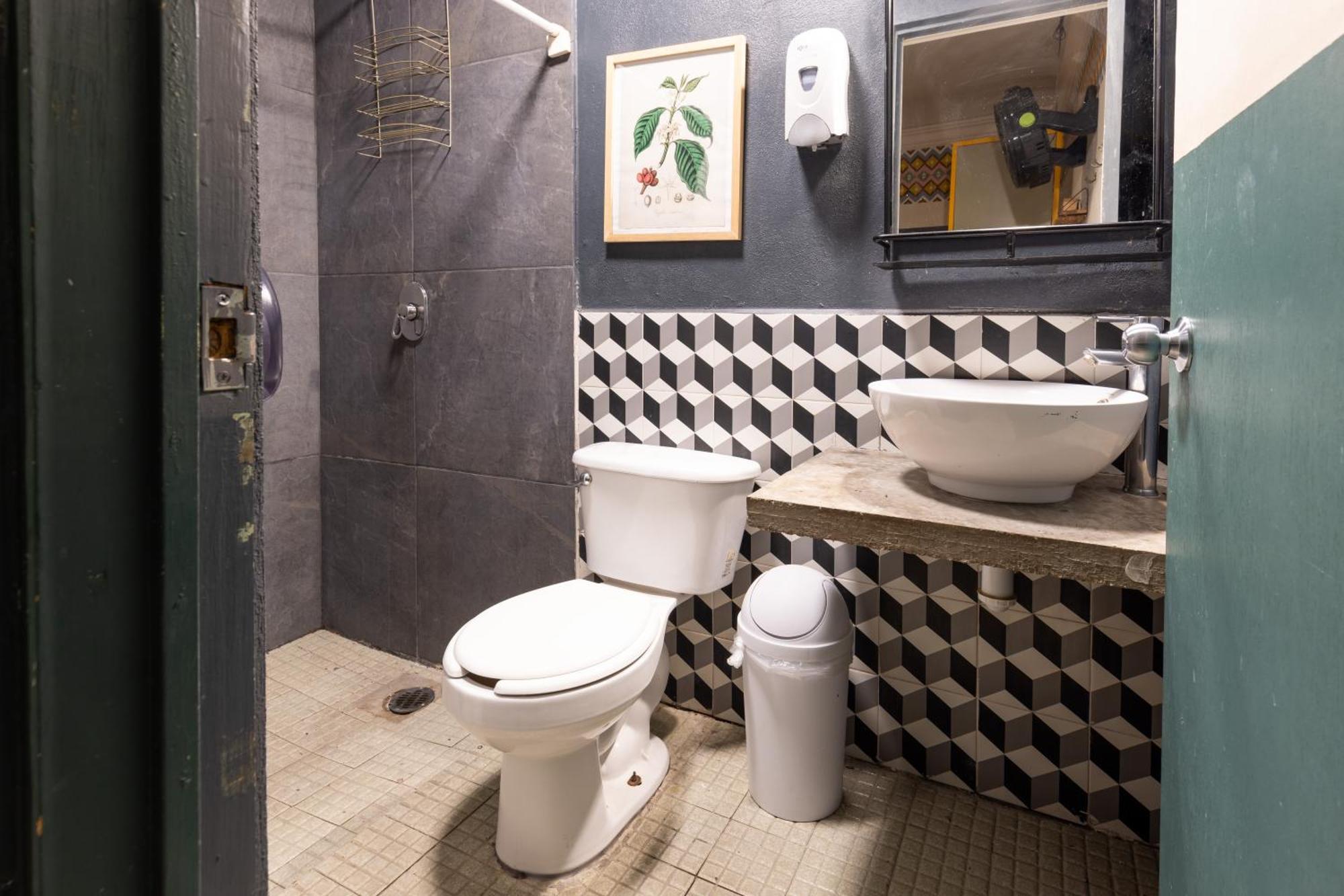 Habitación Pequeña con baño compartido