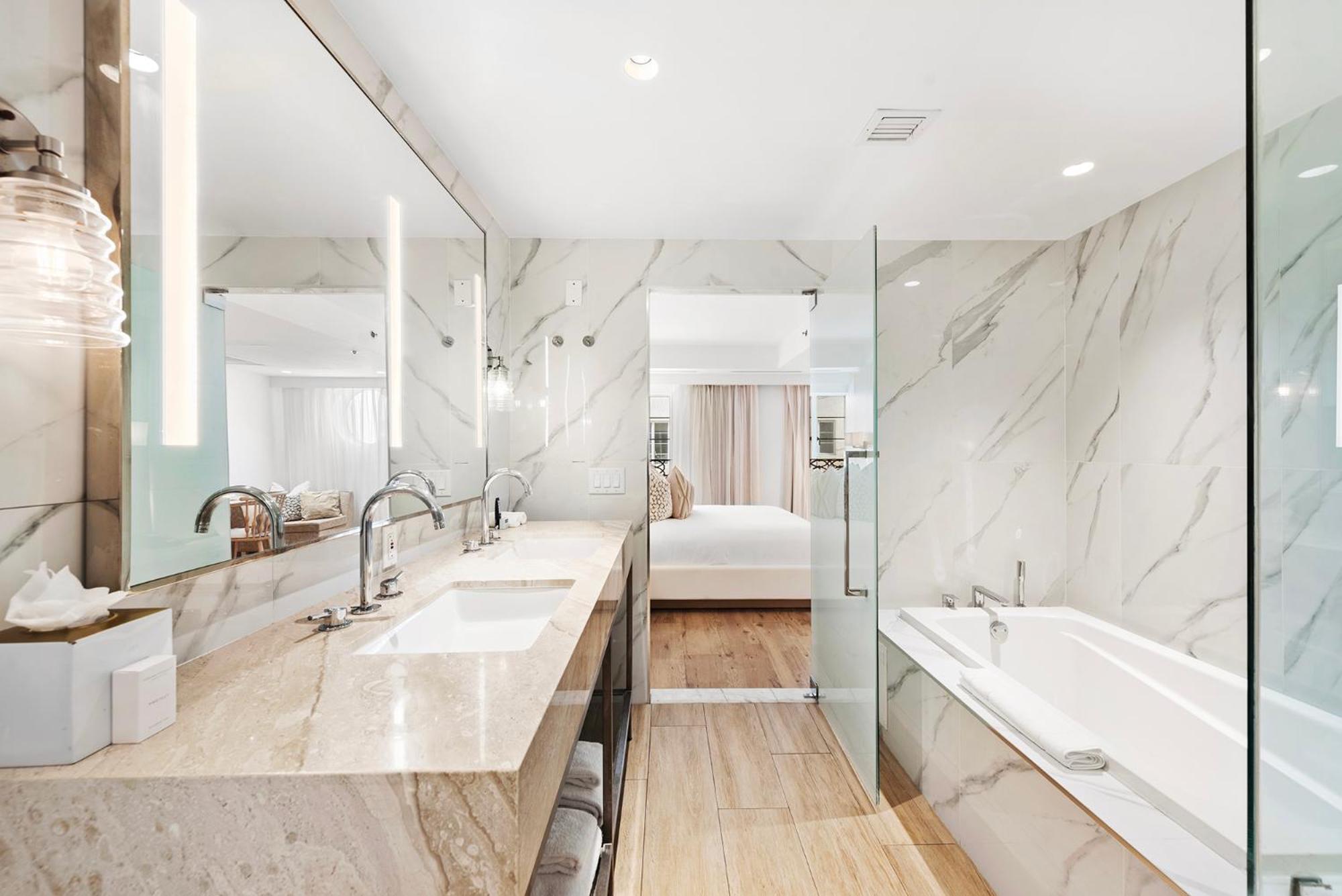 Deluxe Superior Bathtub
