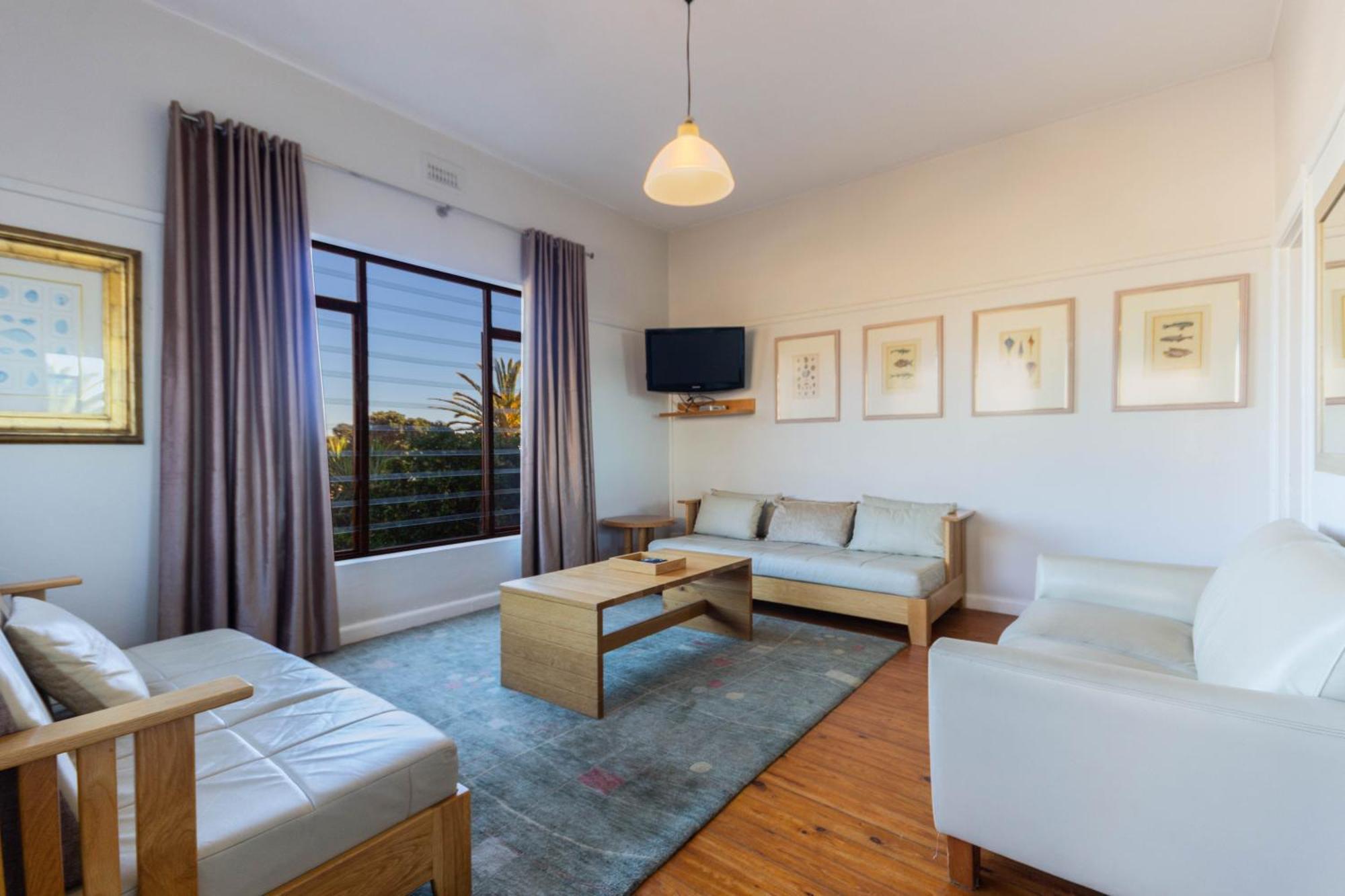 Apartment With Shared Bathroom