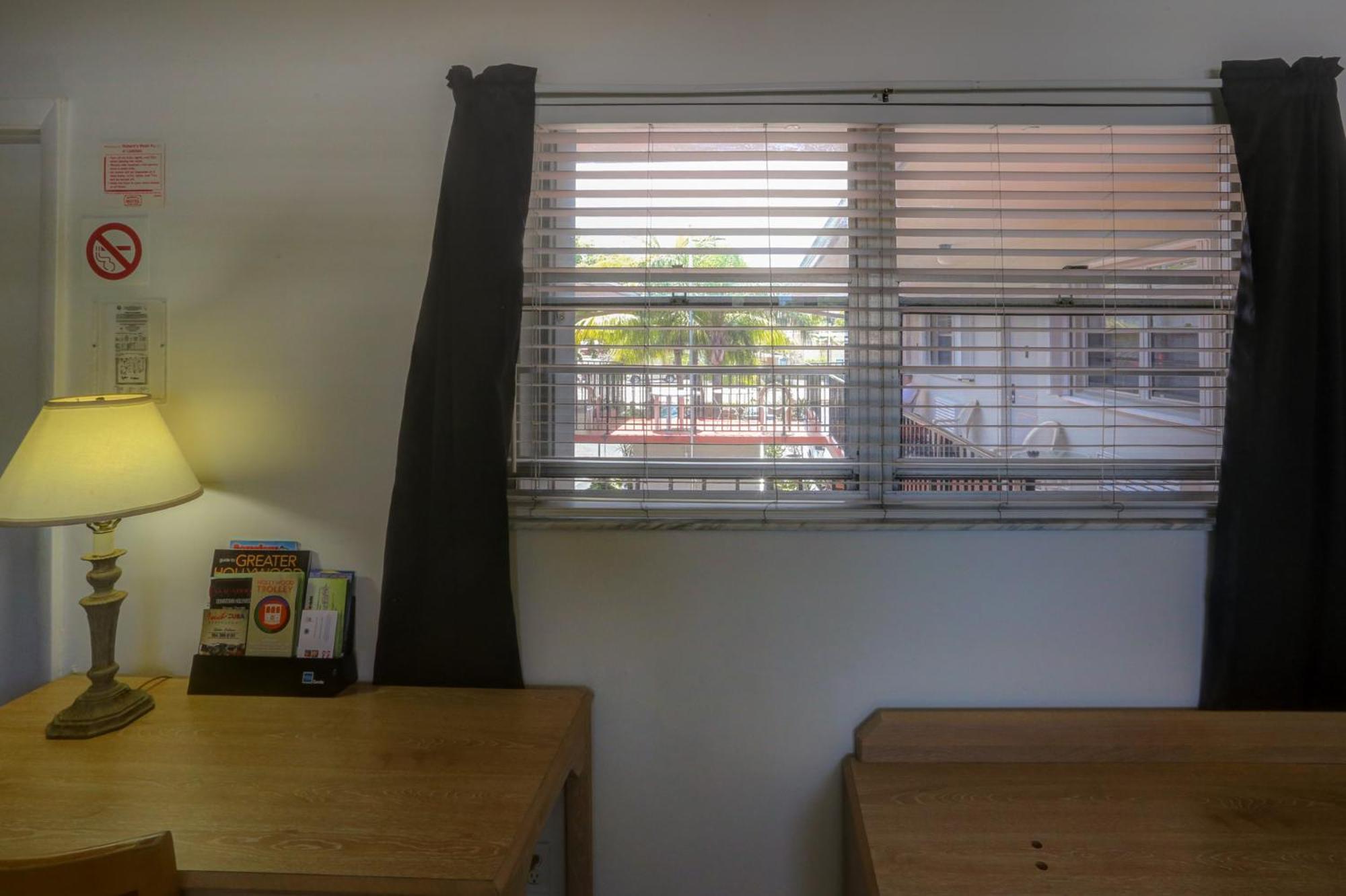 Deluxe Studio