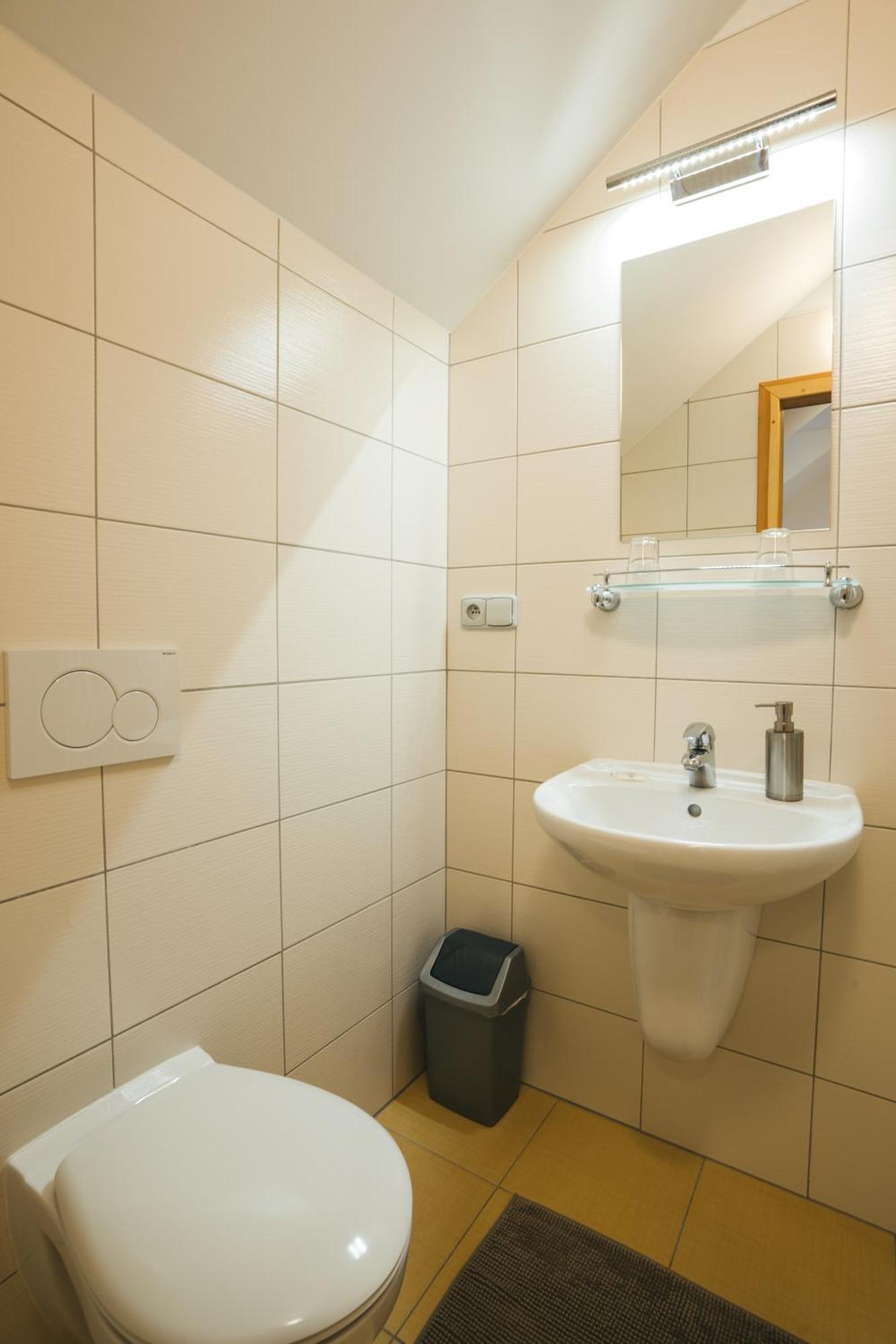 Economy Twin Room No
