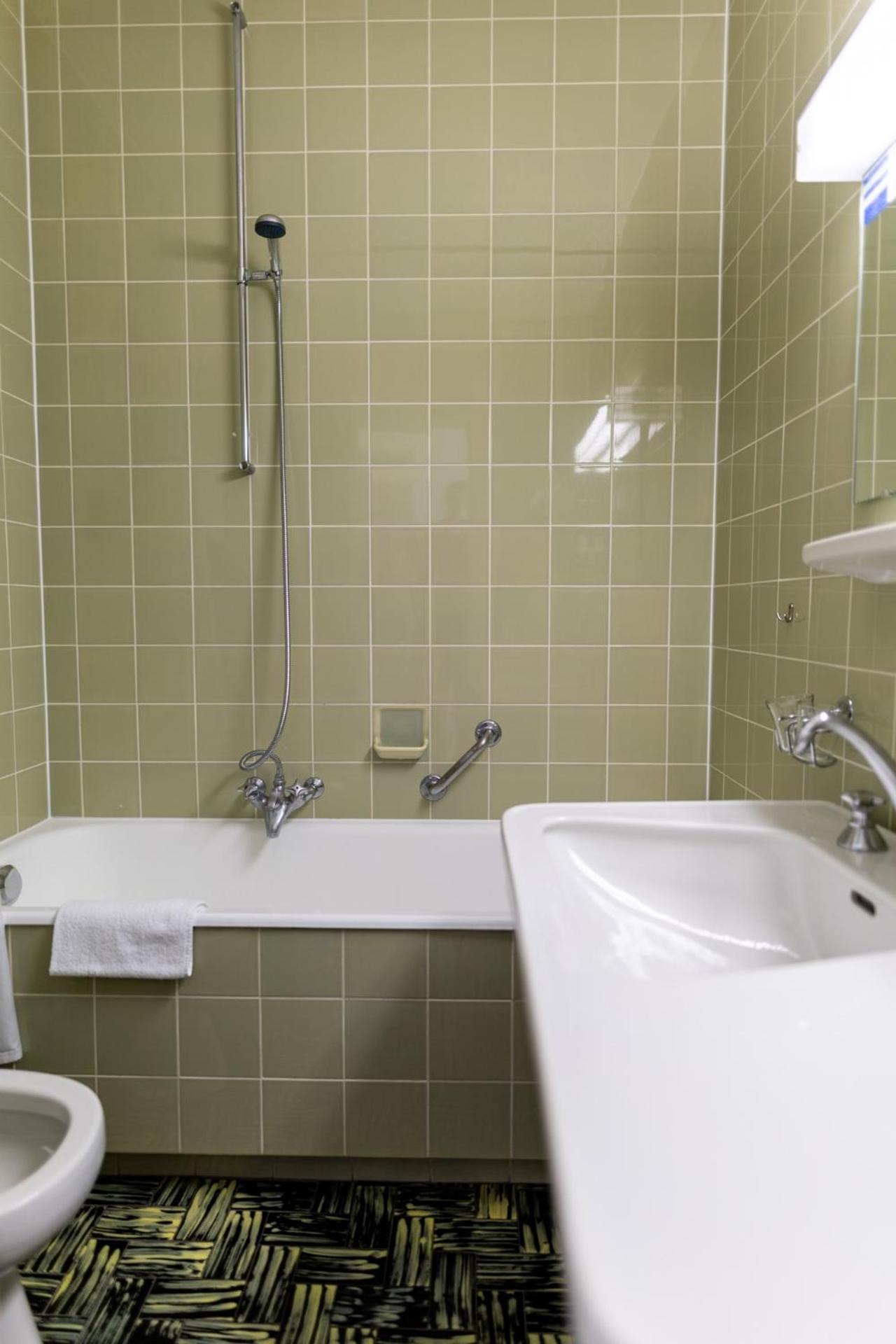 Economy Double Room Balcony Lake side