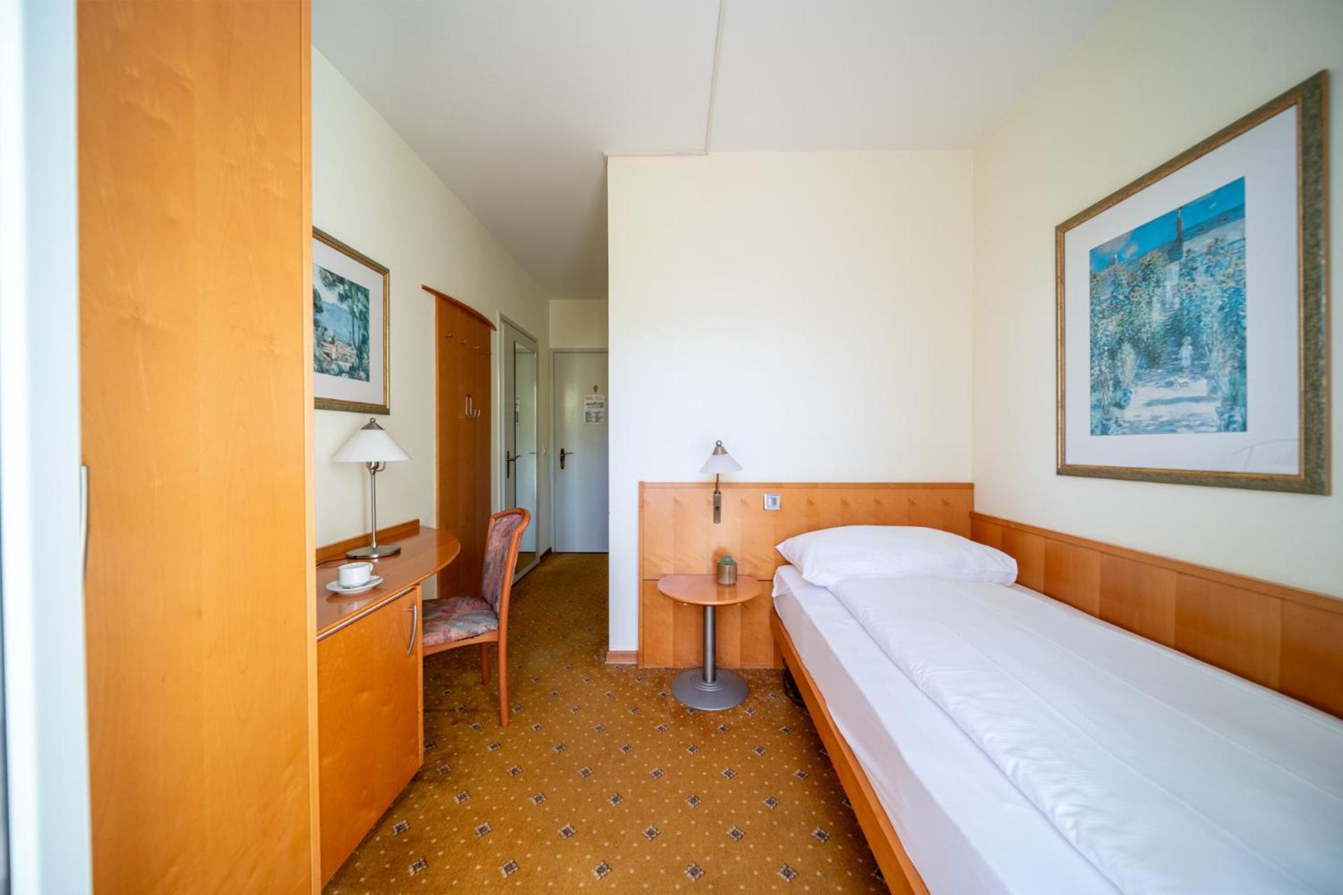Single Room Balcony