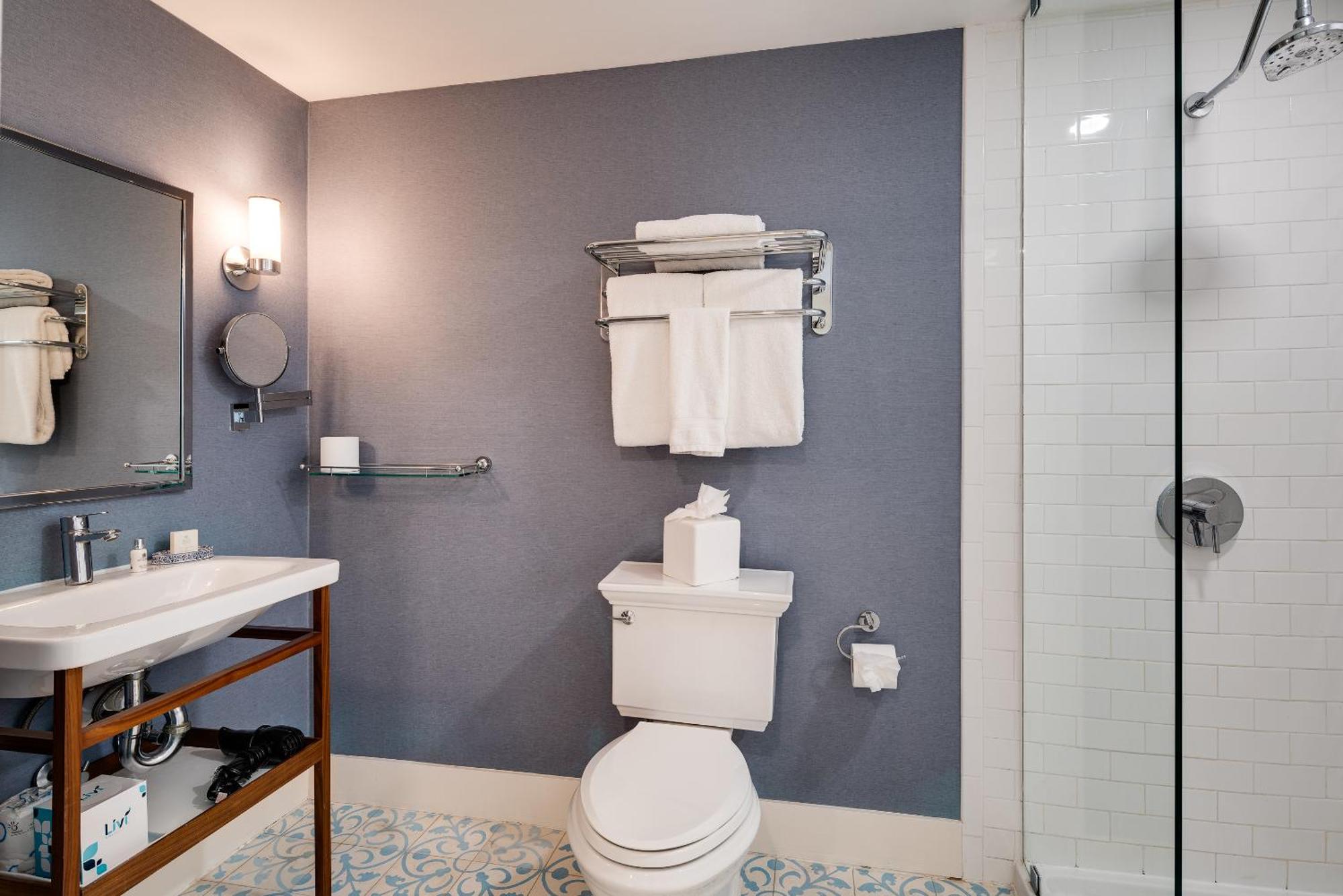 Junior Ocean Front King Suite with Balcony,1602329235:JPEG