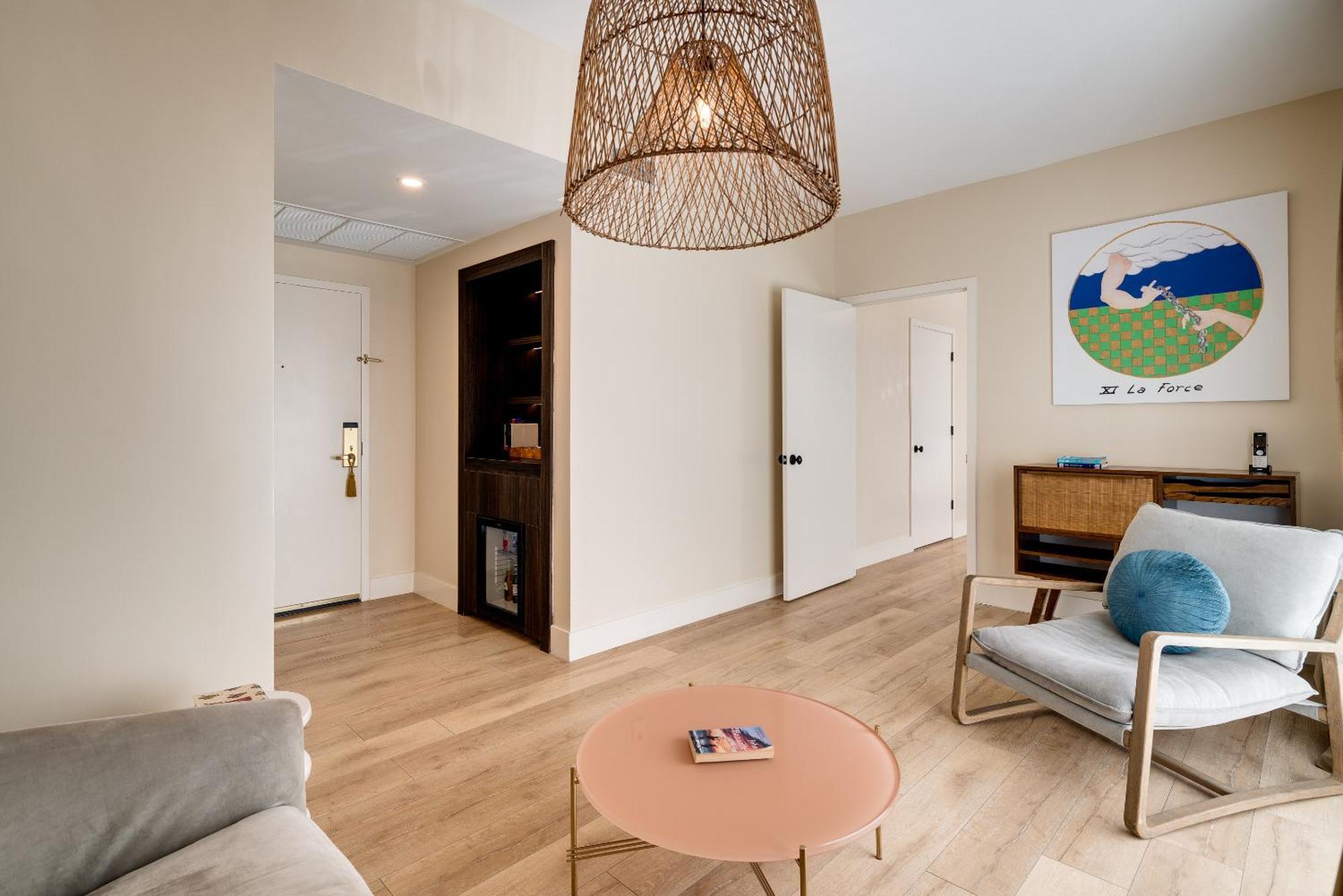 One Bedroom Queen Suite Accessible