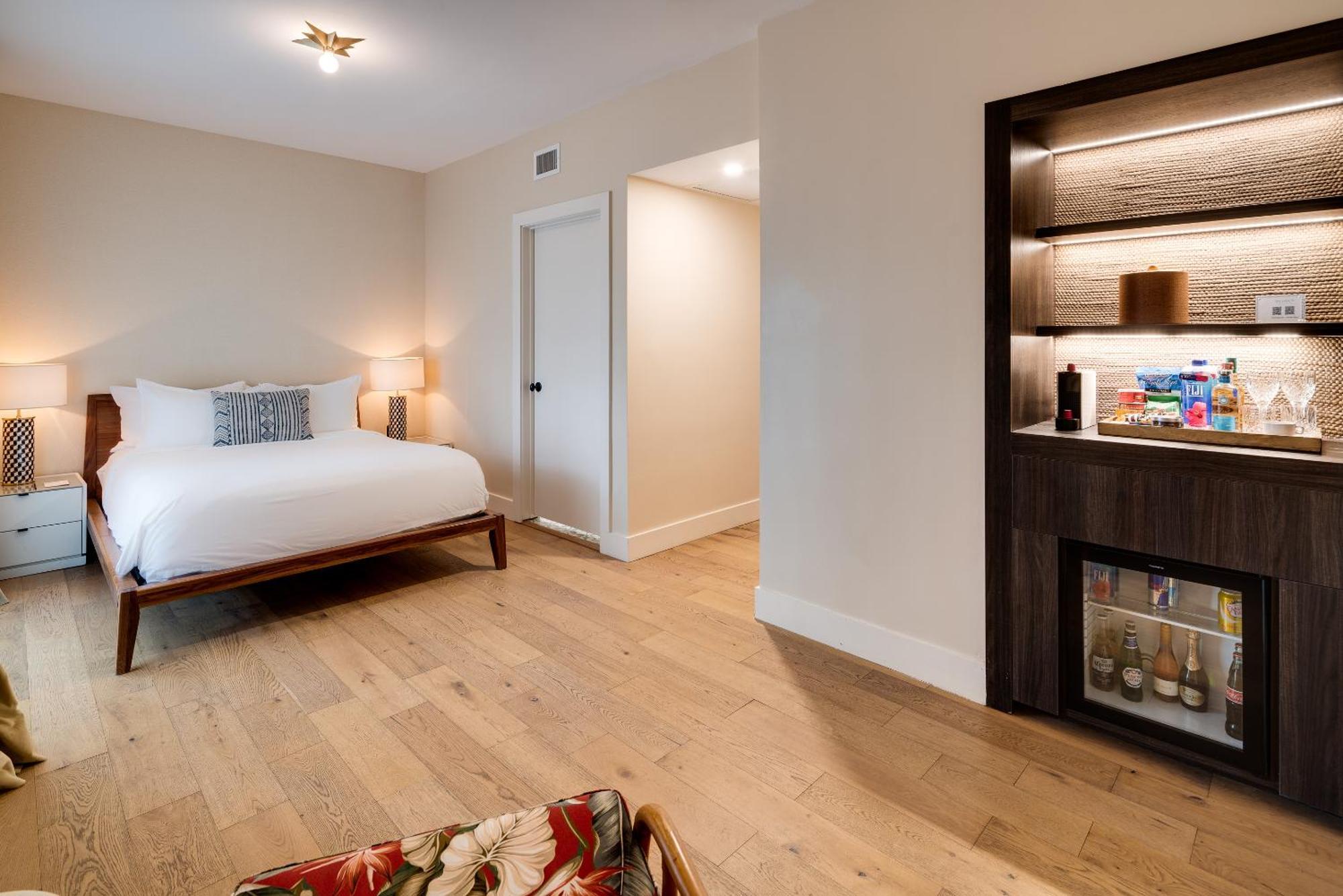 Deluxe Queen Room