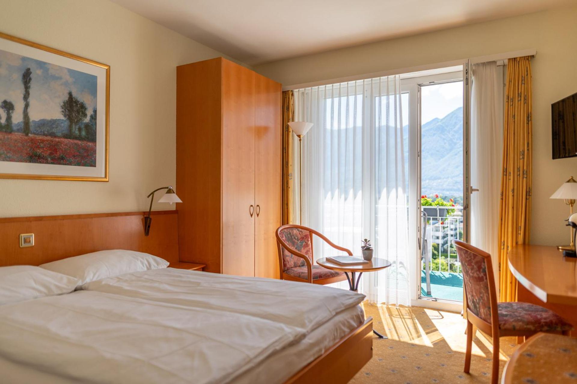 Economy Double Room Balcony Lake side