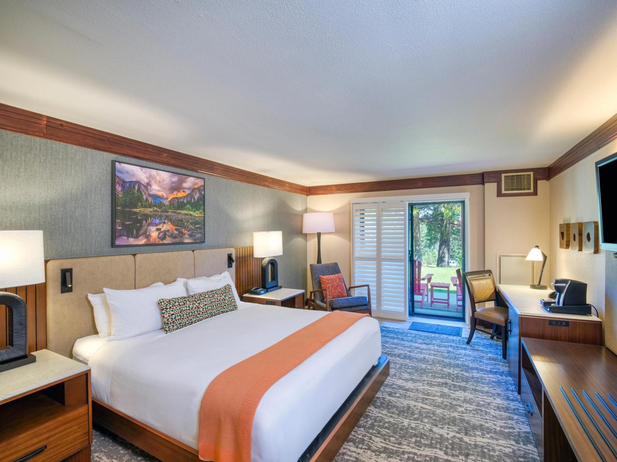 Premium Patio Room One King Bed