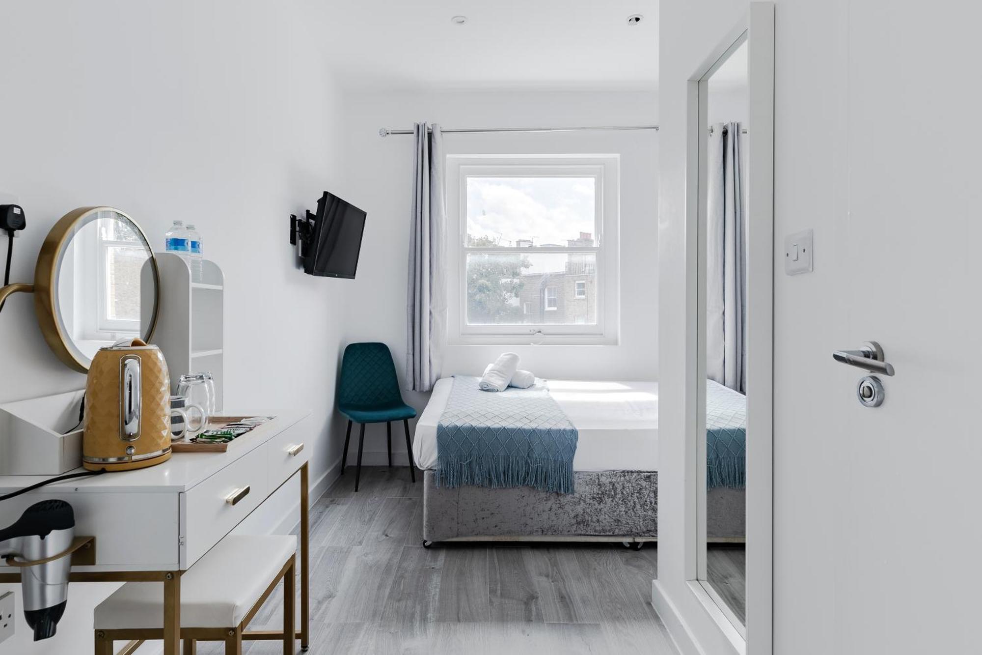 Deluxe Double Room with Shower,1611326977:JPEG