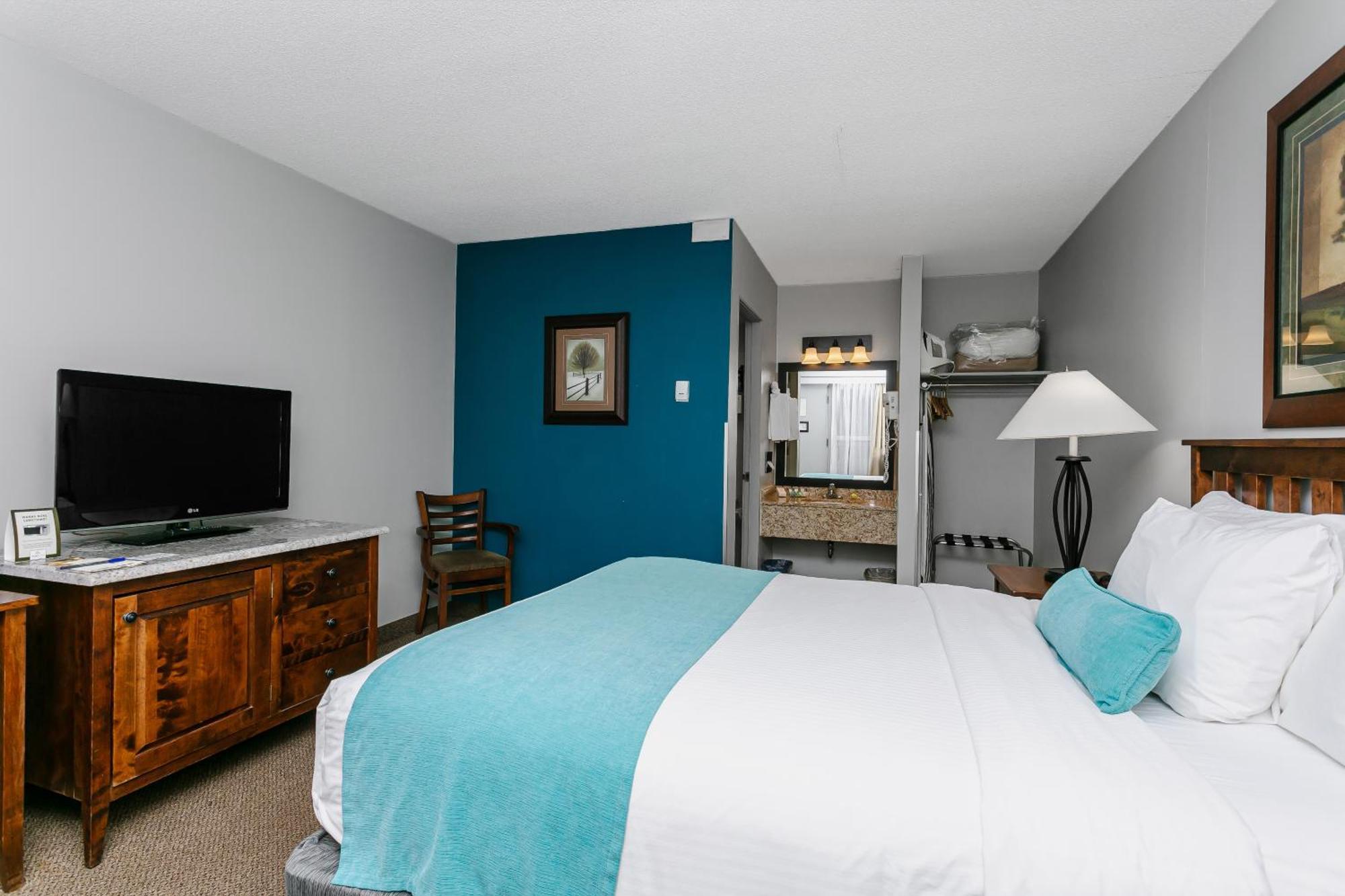 Standard Room Queen Bed