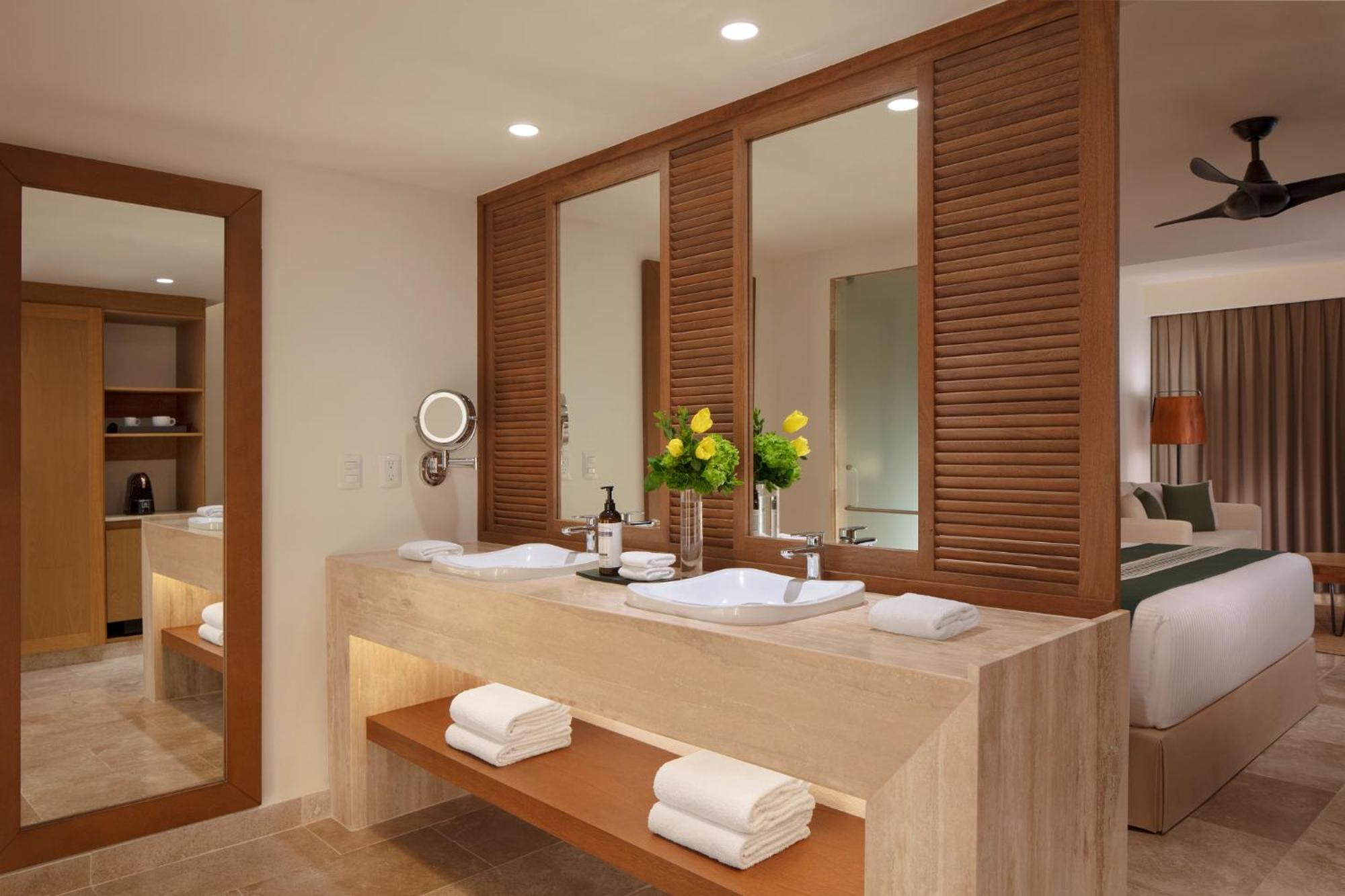 King Junior Suite Ocean Front View