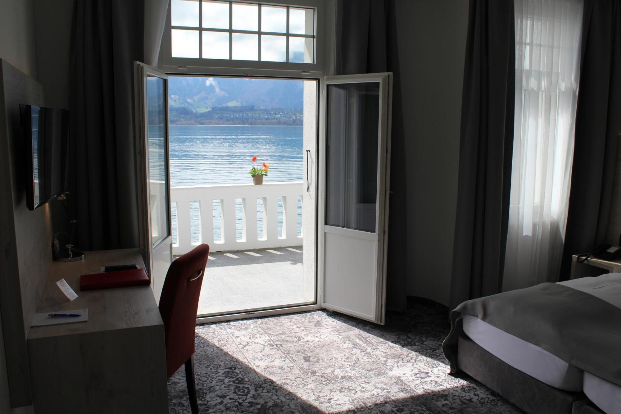 King Room Lake View