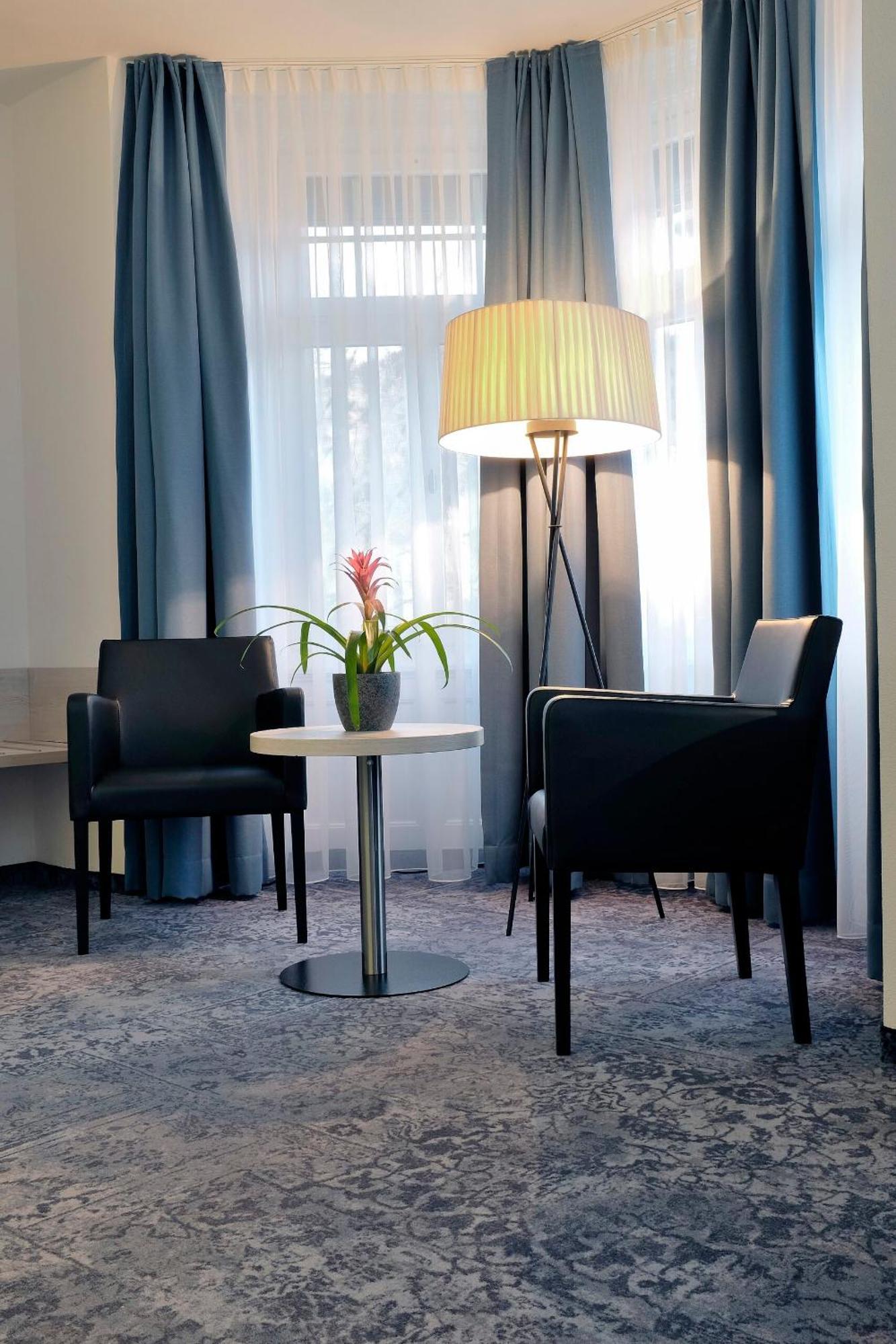 King Room Lake View