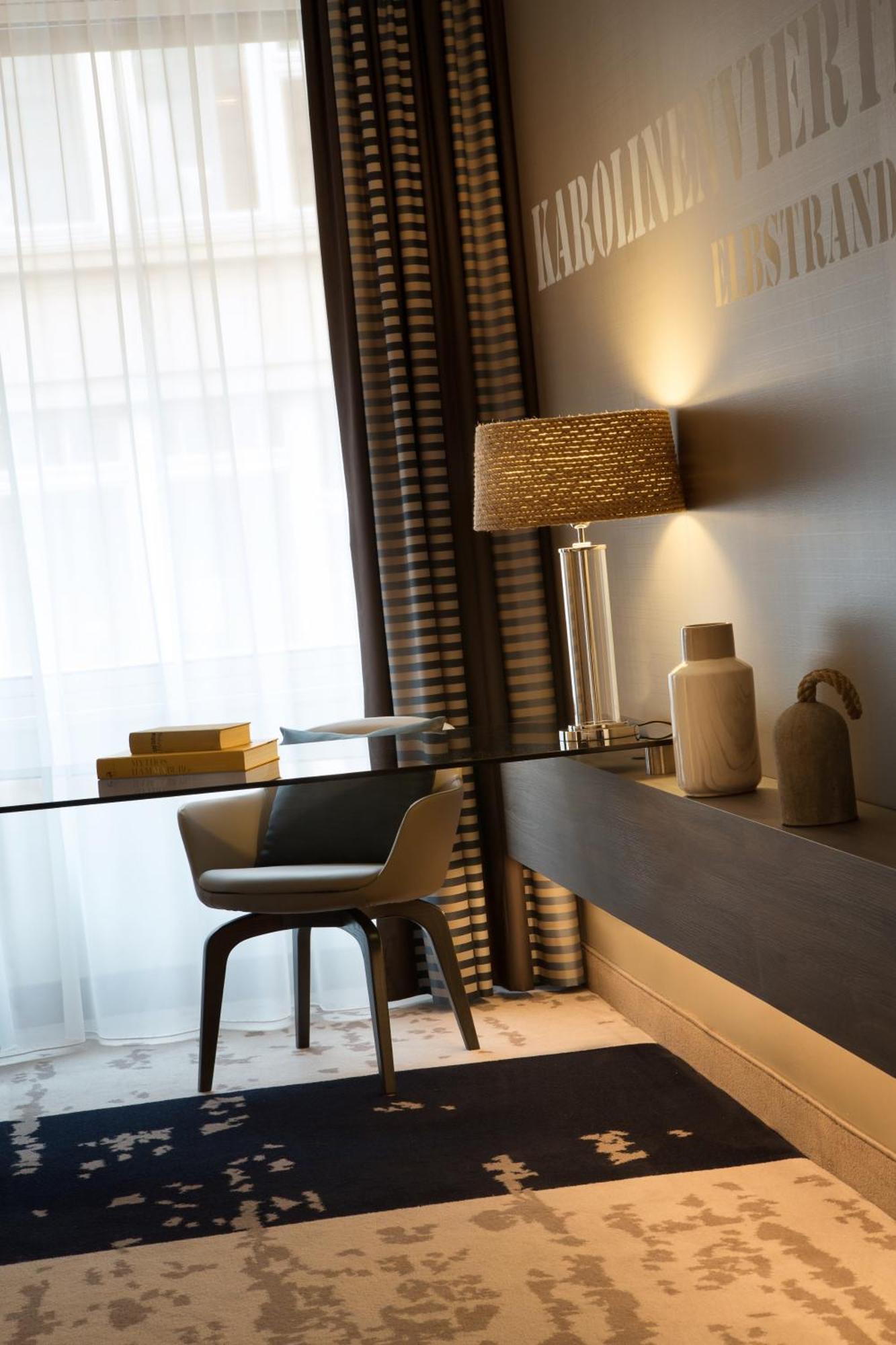 Deluxe Room, Guest room, 1 King,1643143319:JPEG