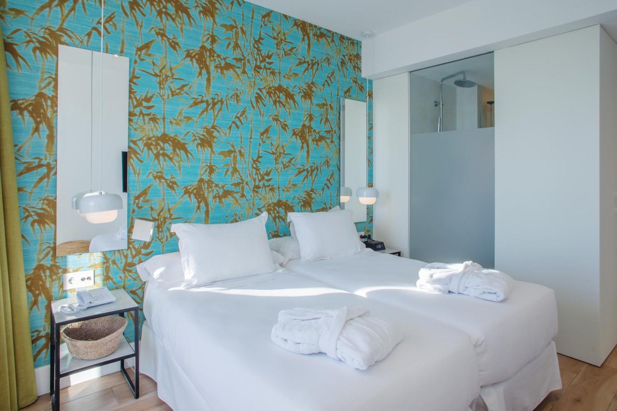 Premium Twin Room Side Sea View with Balcony