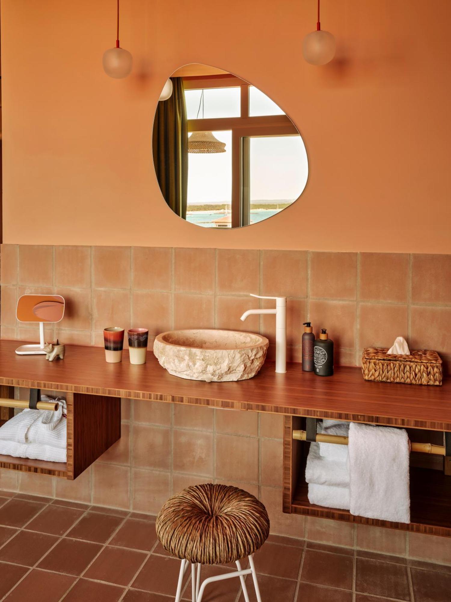 Deluxe Double Room,1628609019:JPEG