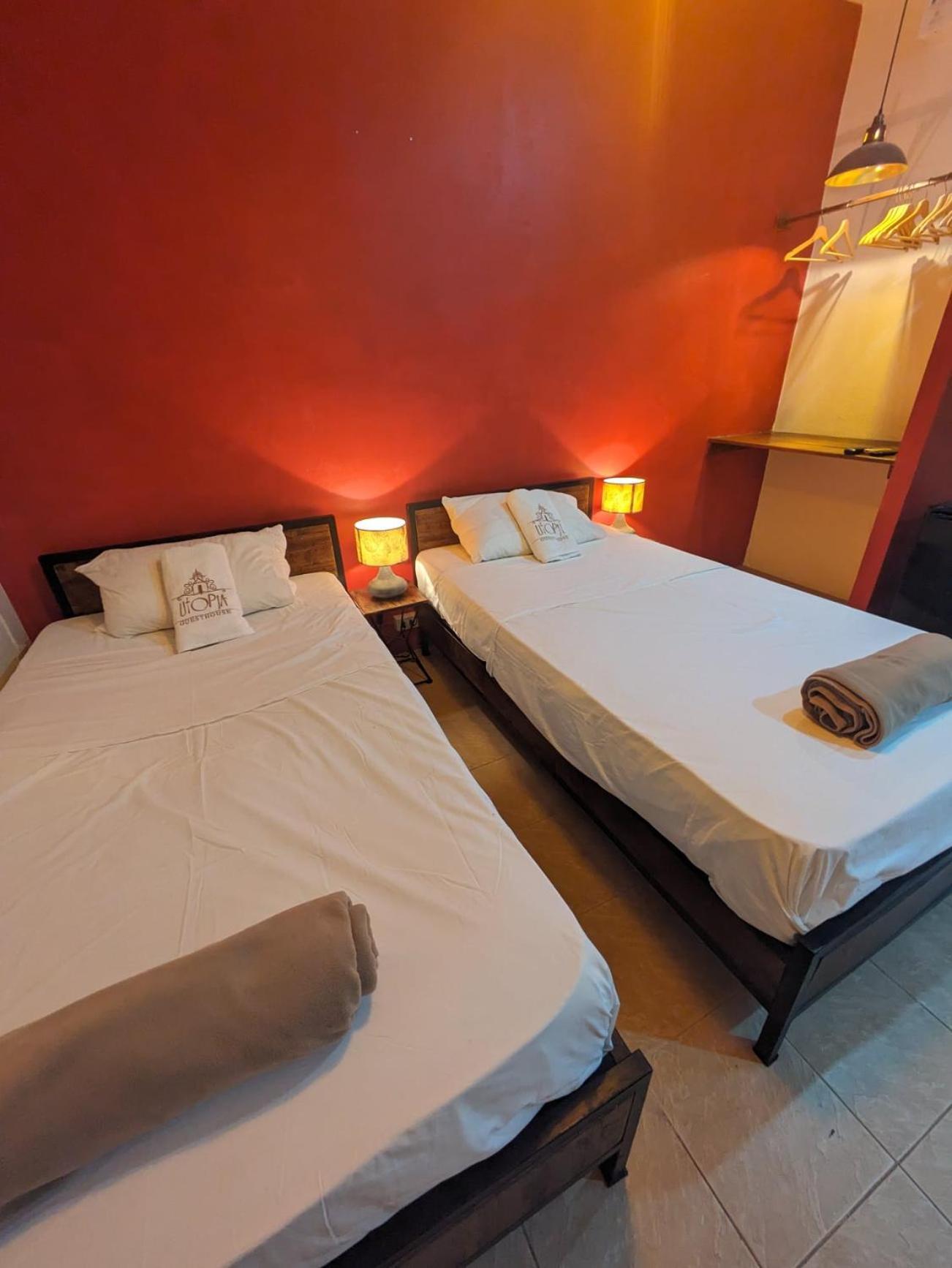 Twin Room,1632960788:JPEG