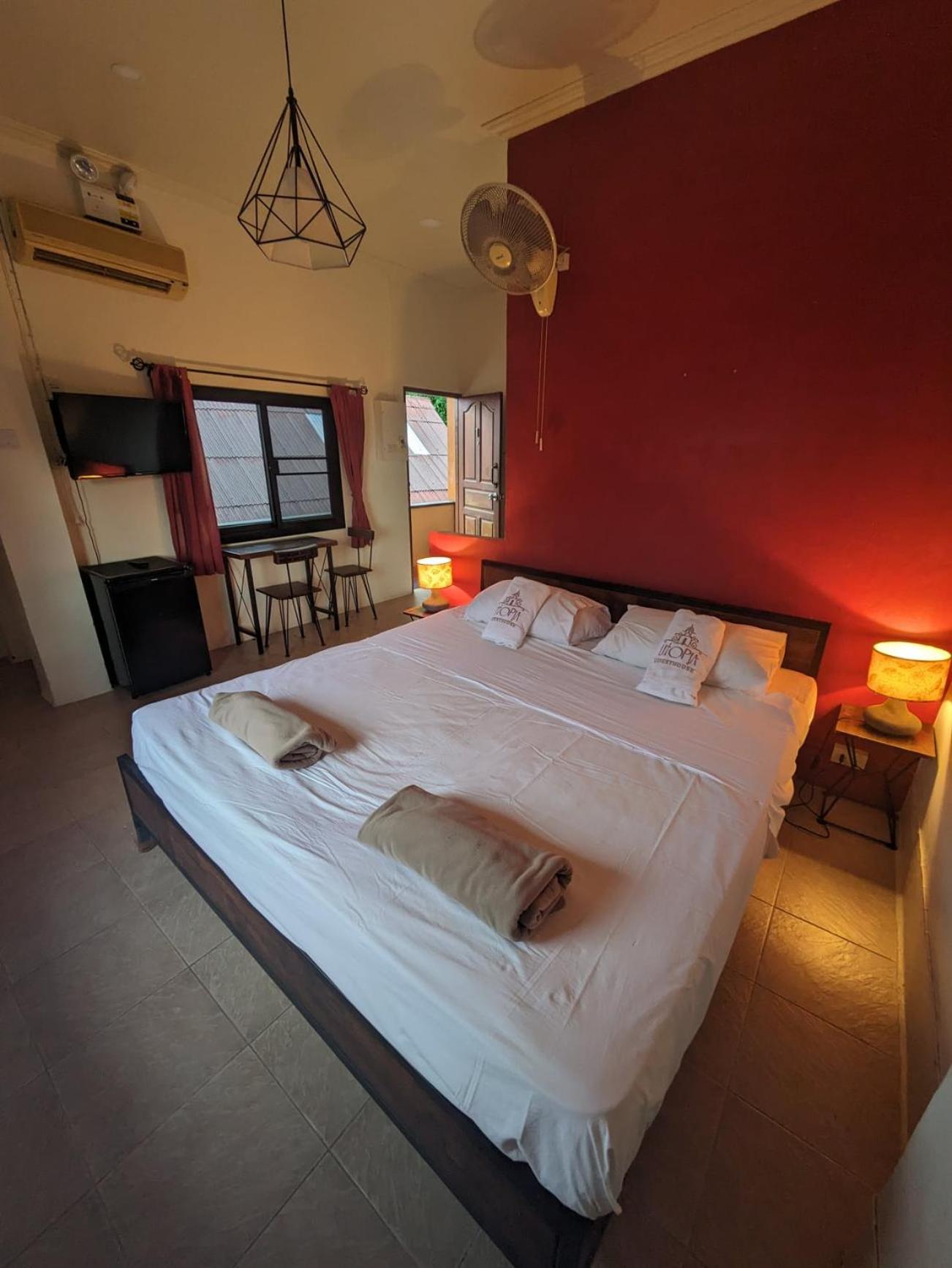 Deluxe Double Room,1632971109:JPEG