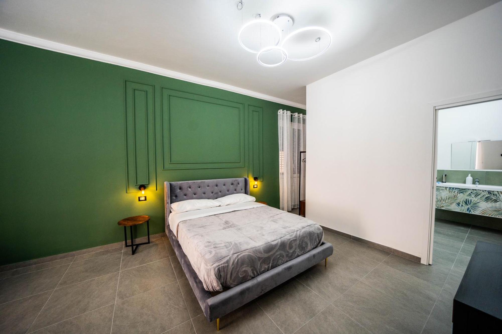 Doppelzimmer mit Whirlpool-Badewanne