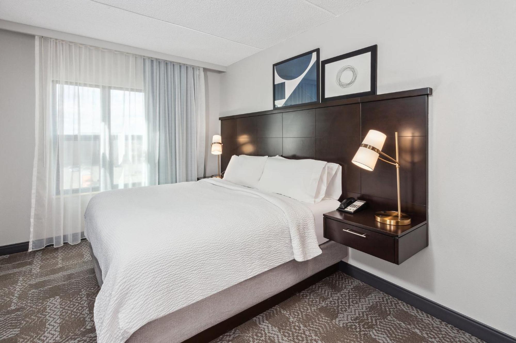 One-Bedroom King Suite