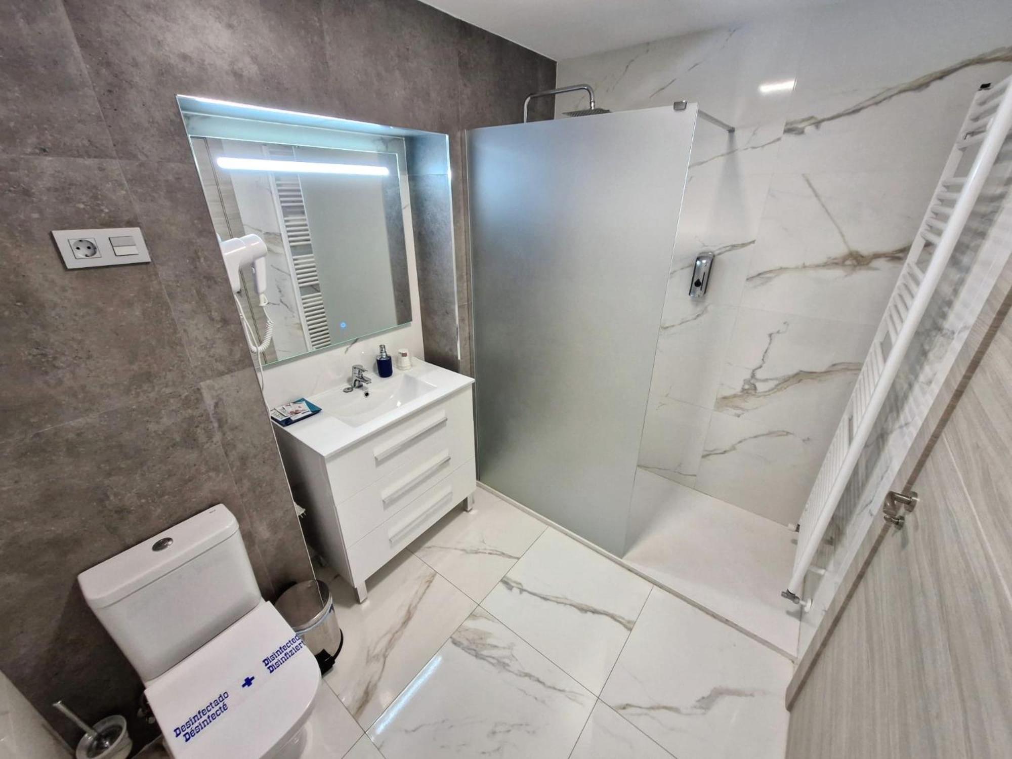 Deluxe Suite,1642428633:JPEG