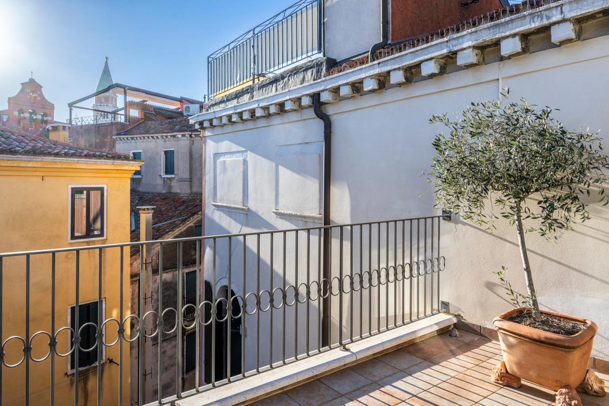 Double Room Terrace Canal View
