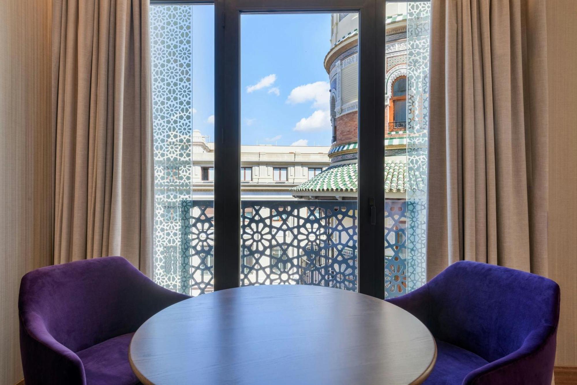 Gran Deluxe King Room City View