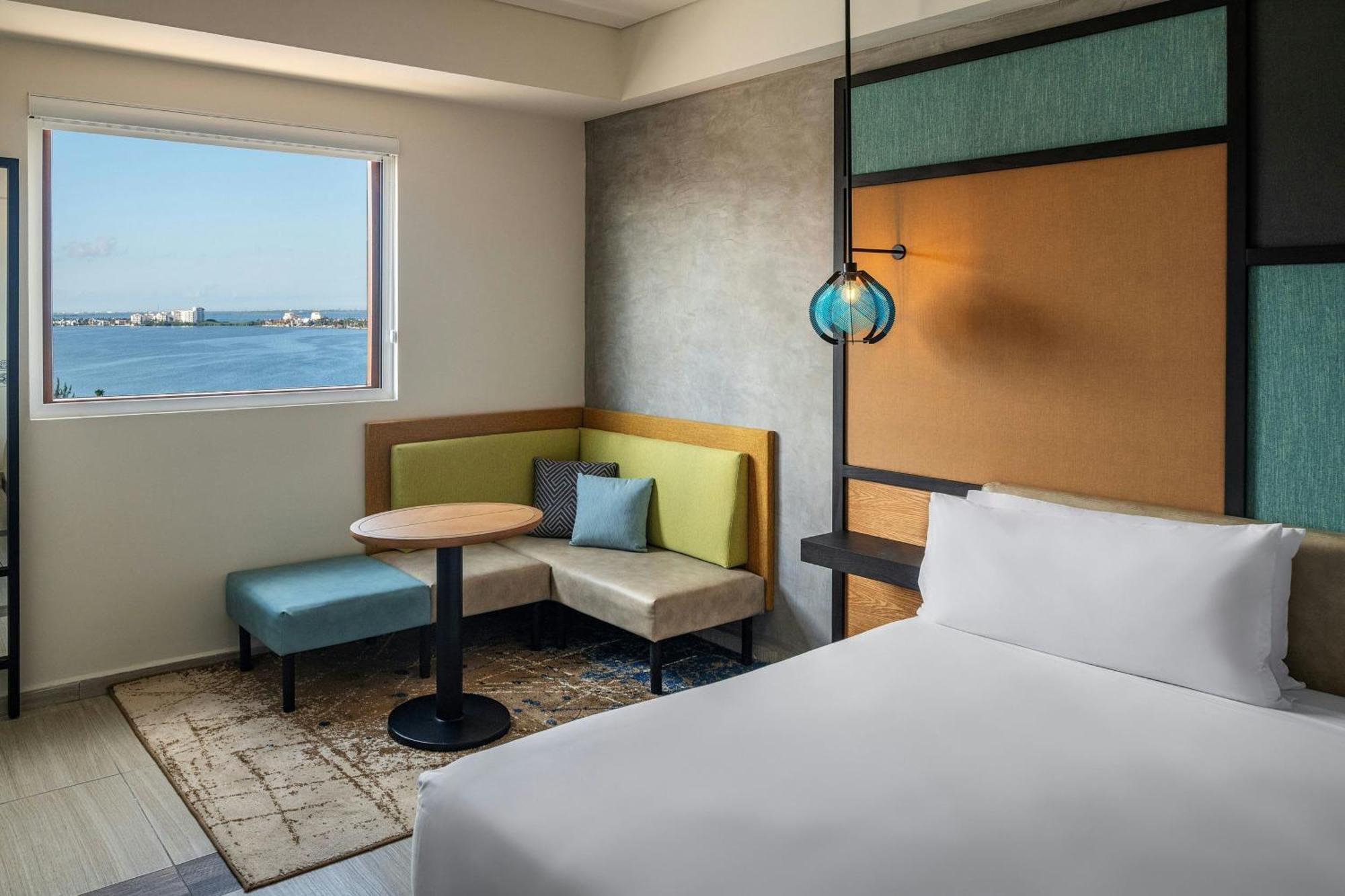 Aloft Lagoon View Guest room 1 King Complimentary open bar,1643773703:JPEG